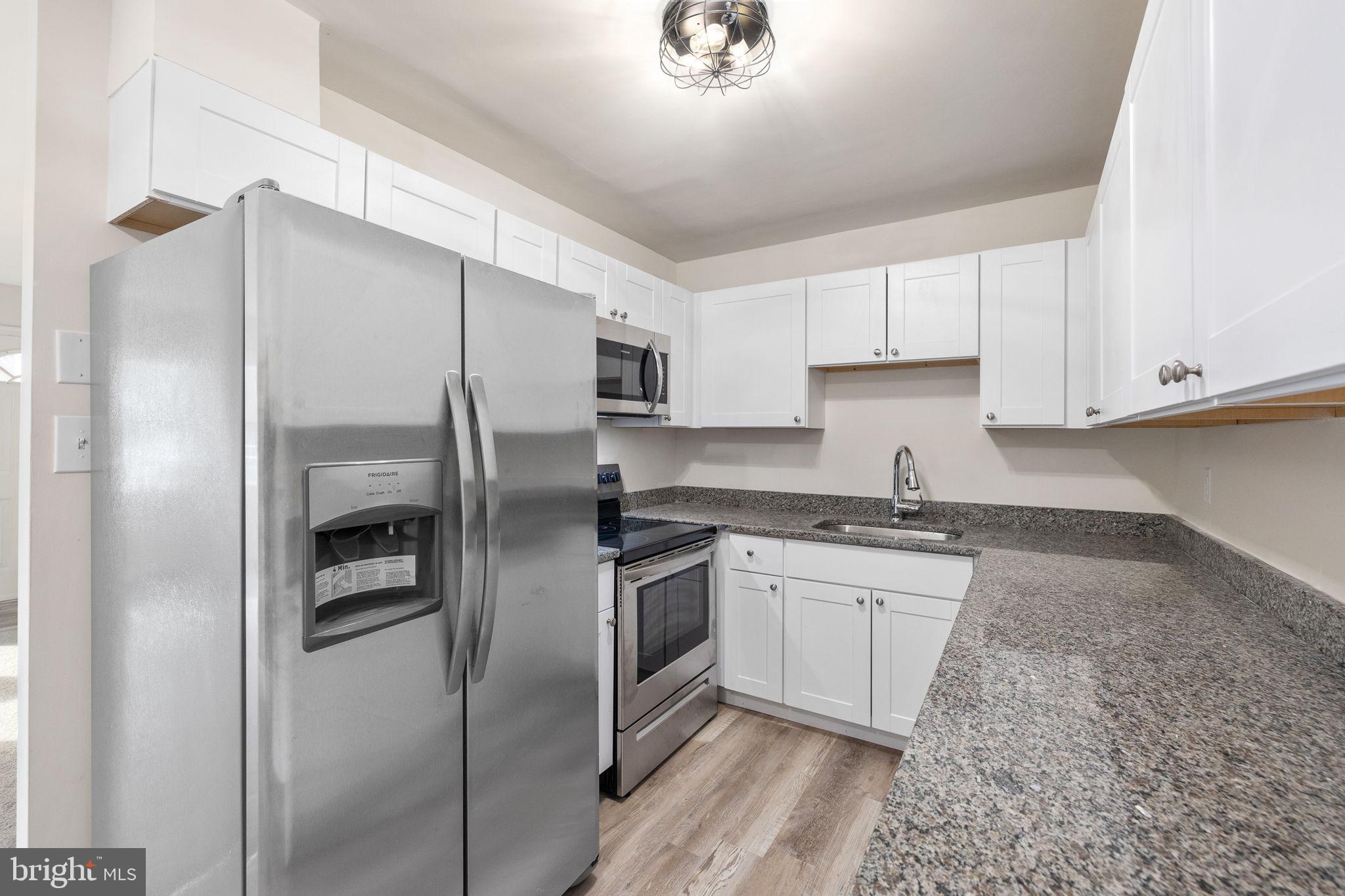 FARMER FAMILY - Residential