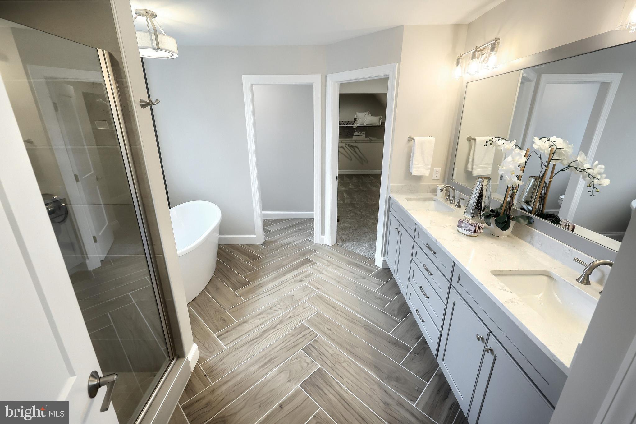 MOUNTAINDALE - Residential