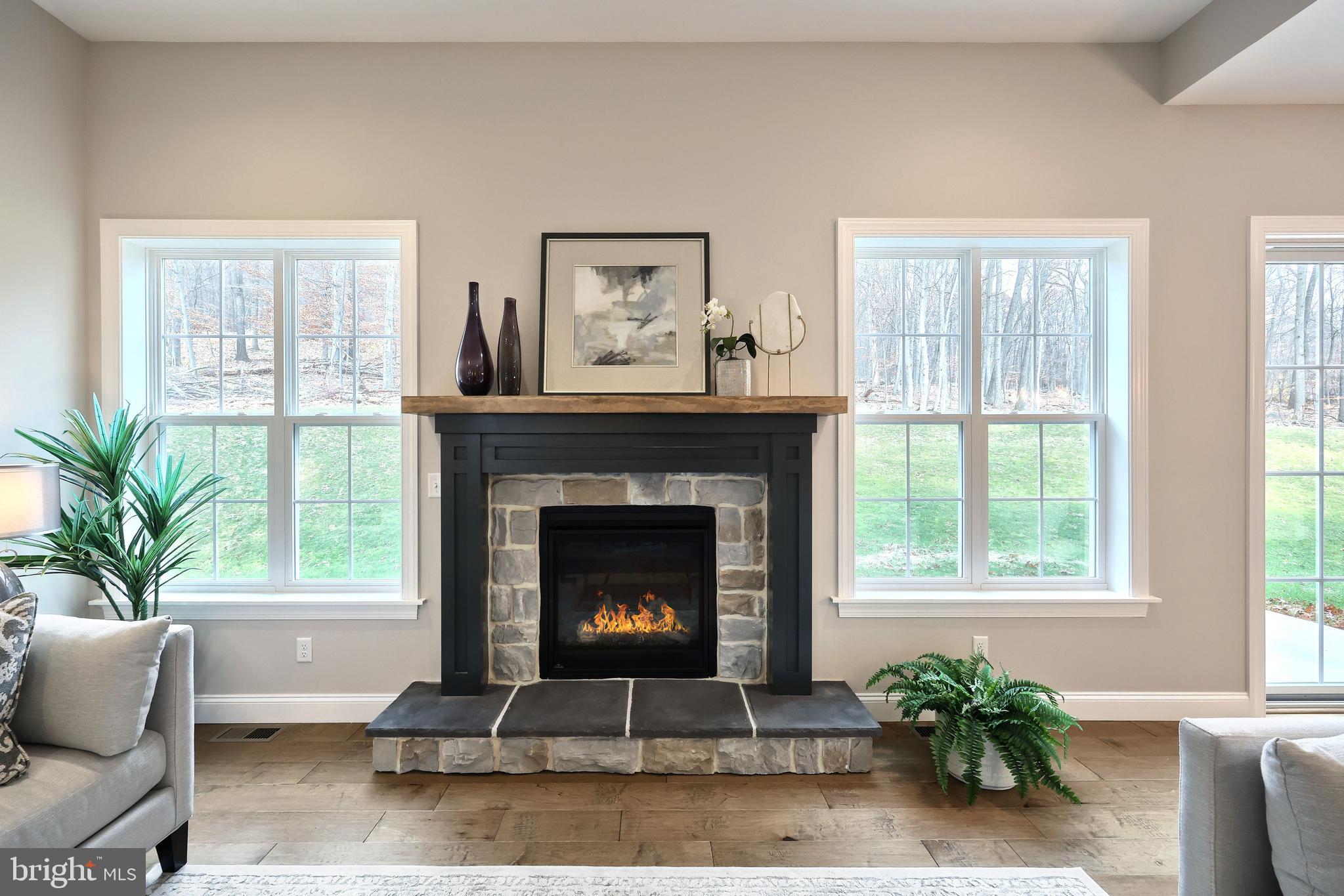 MOUNTAINDALE - Residential