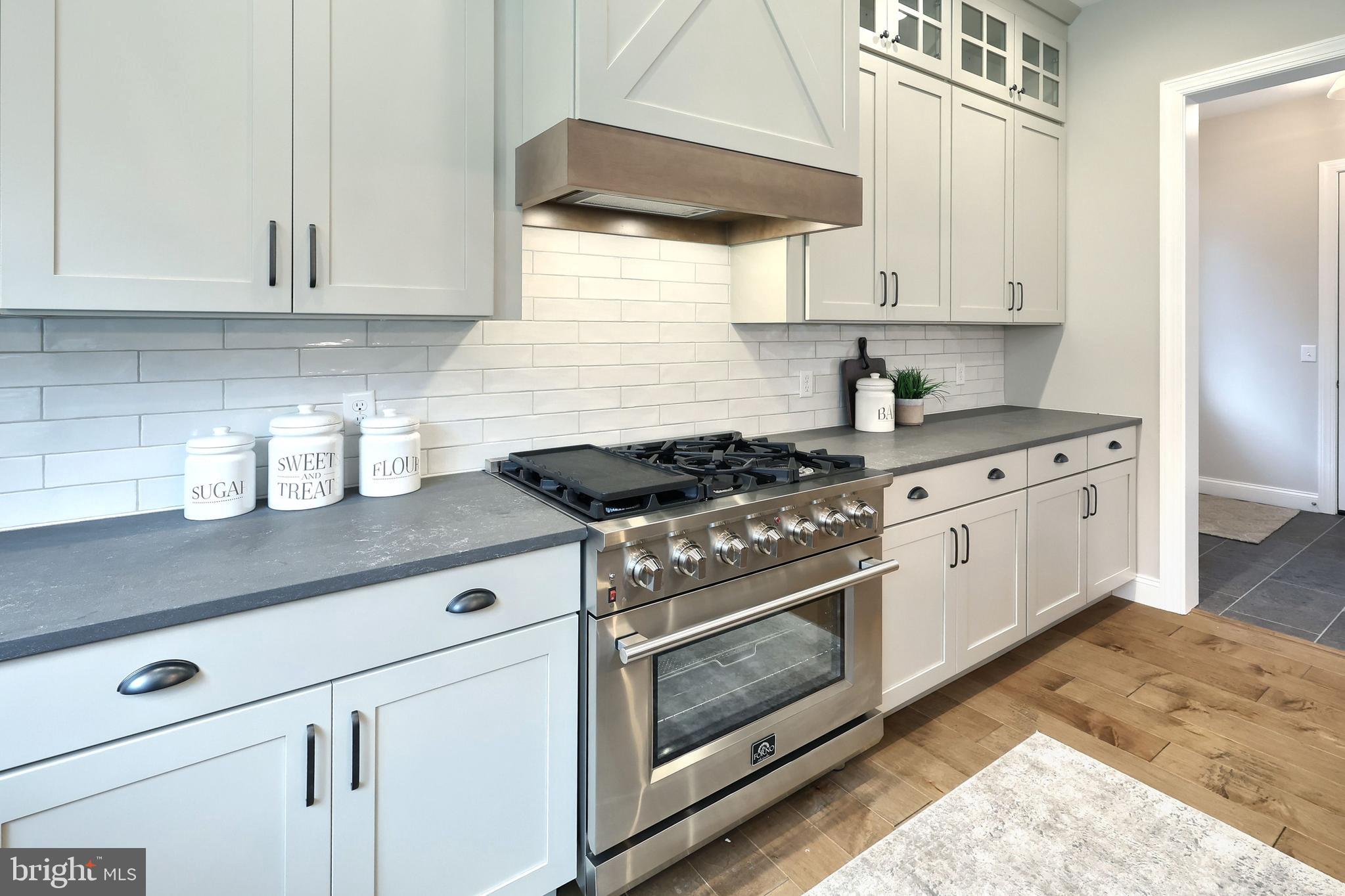 MOUNTAINDALE - Residential