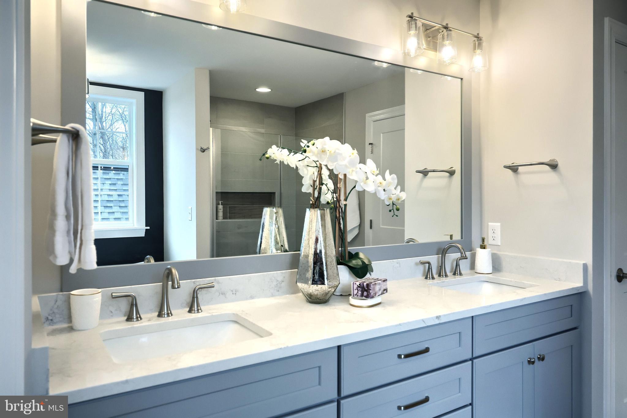 MOUNTAINDALE - Residential