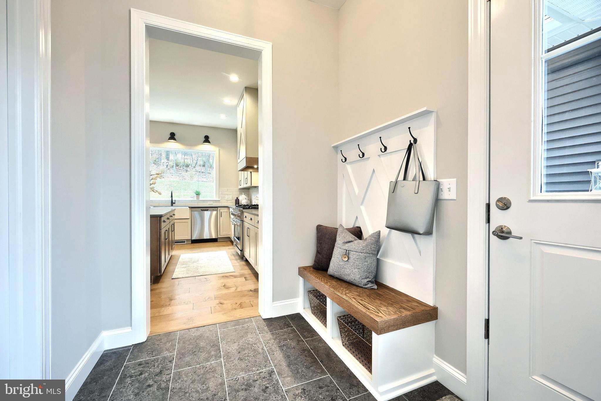 MOUNTAINDALE - Residential