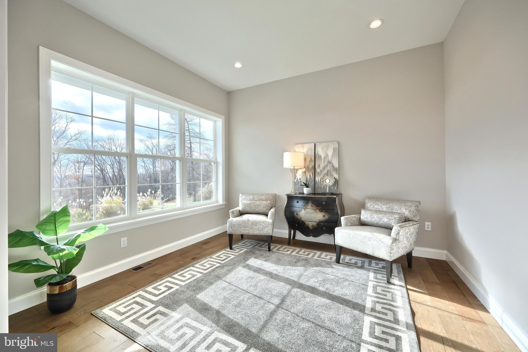 MOUNTAINDALE - Residential