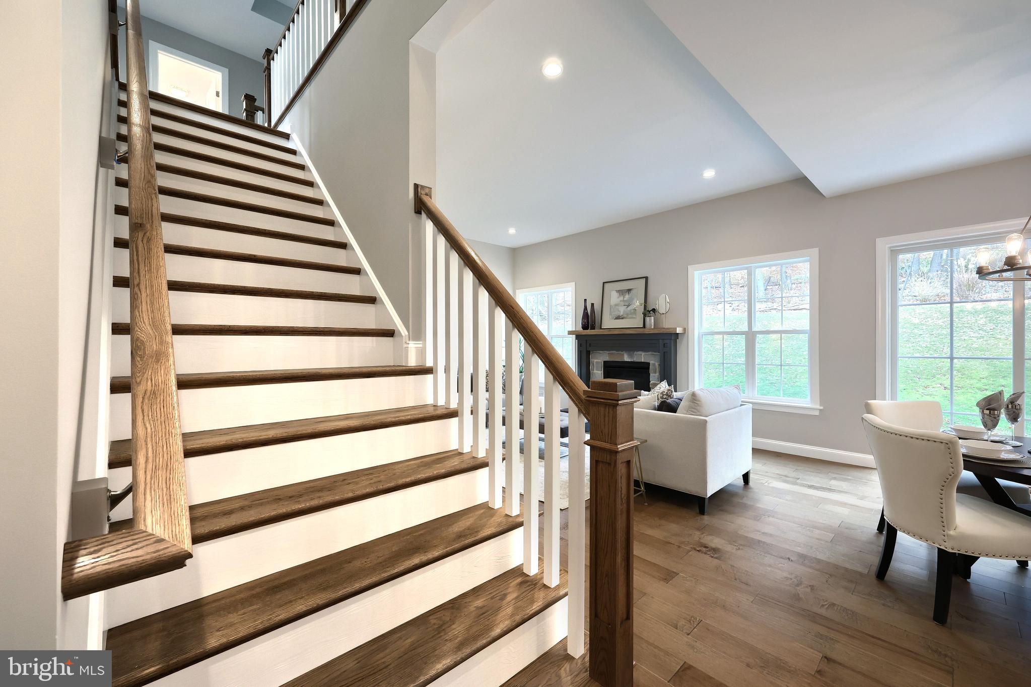 MOUNTAINDALE - Residential