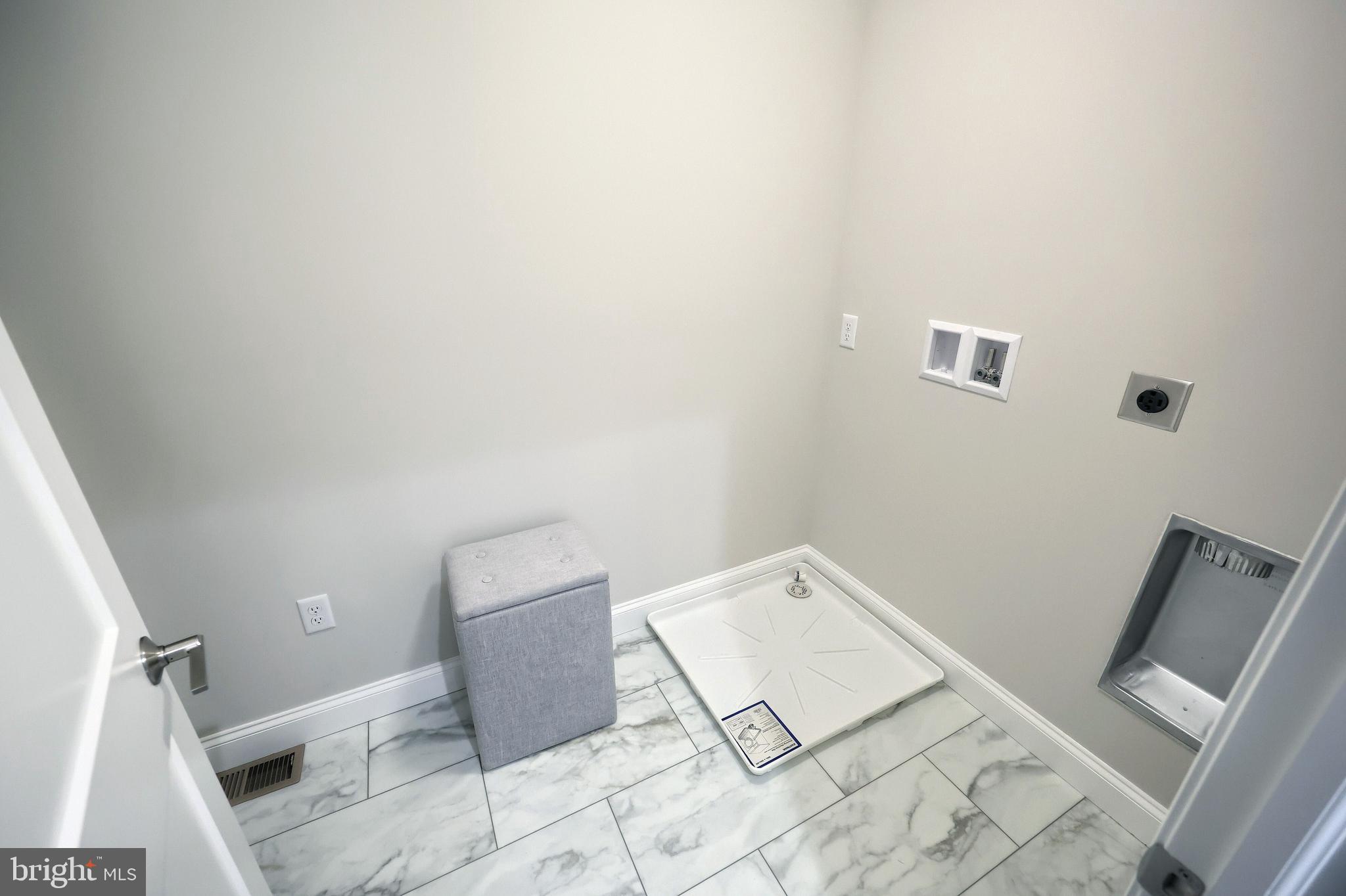 MOUNTAINDALE - Residential