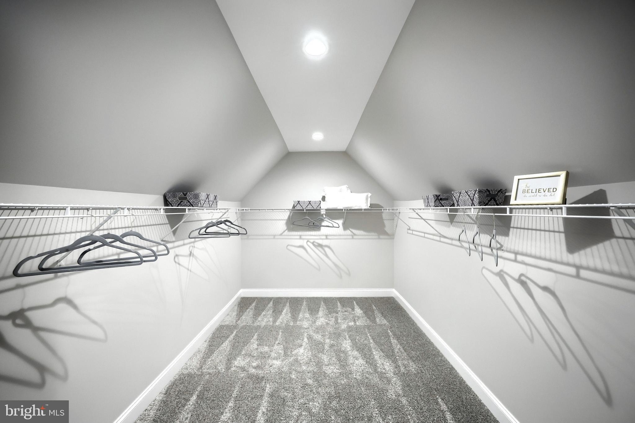 MOUNTAINDALE - Residential