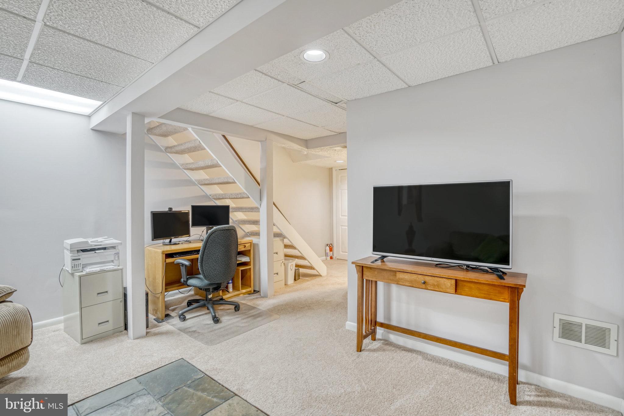 NEWINGTON FOREST - Residential