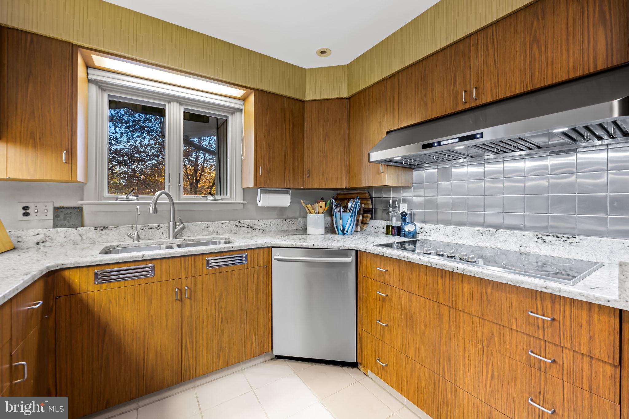 LUTHERVILLE - Residential