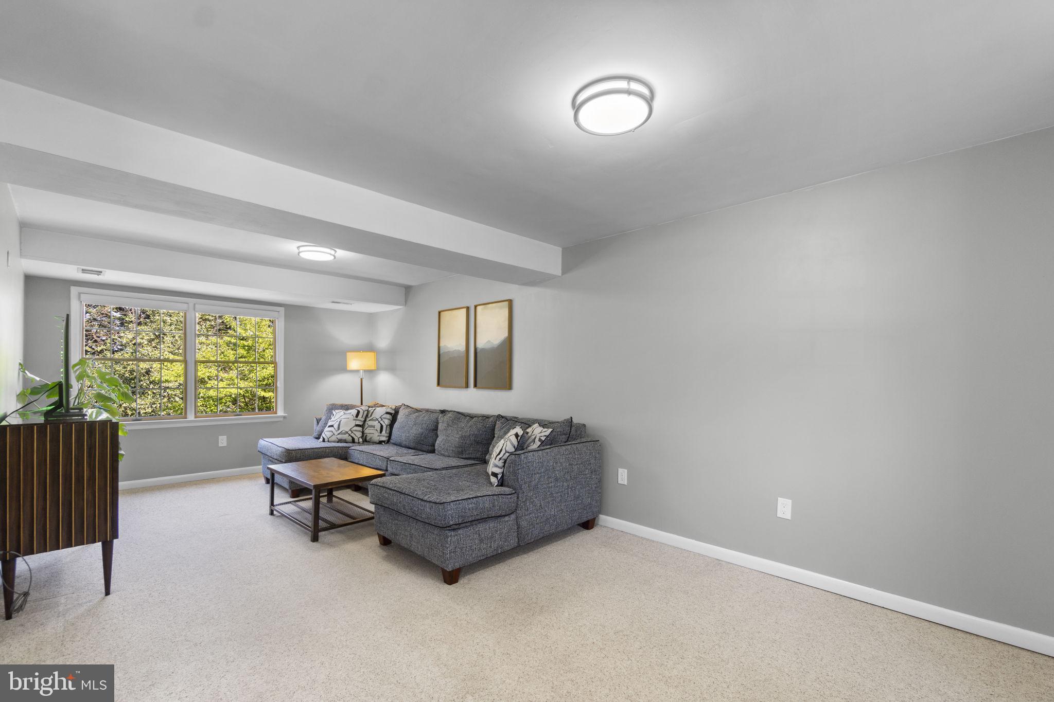 WEST LINDEN HILLS - Residential