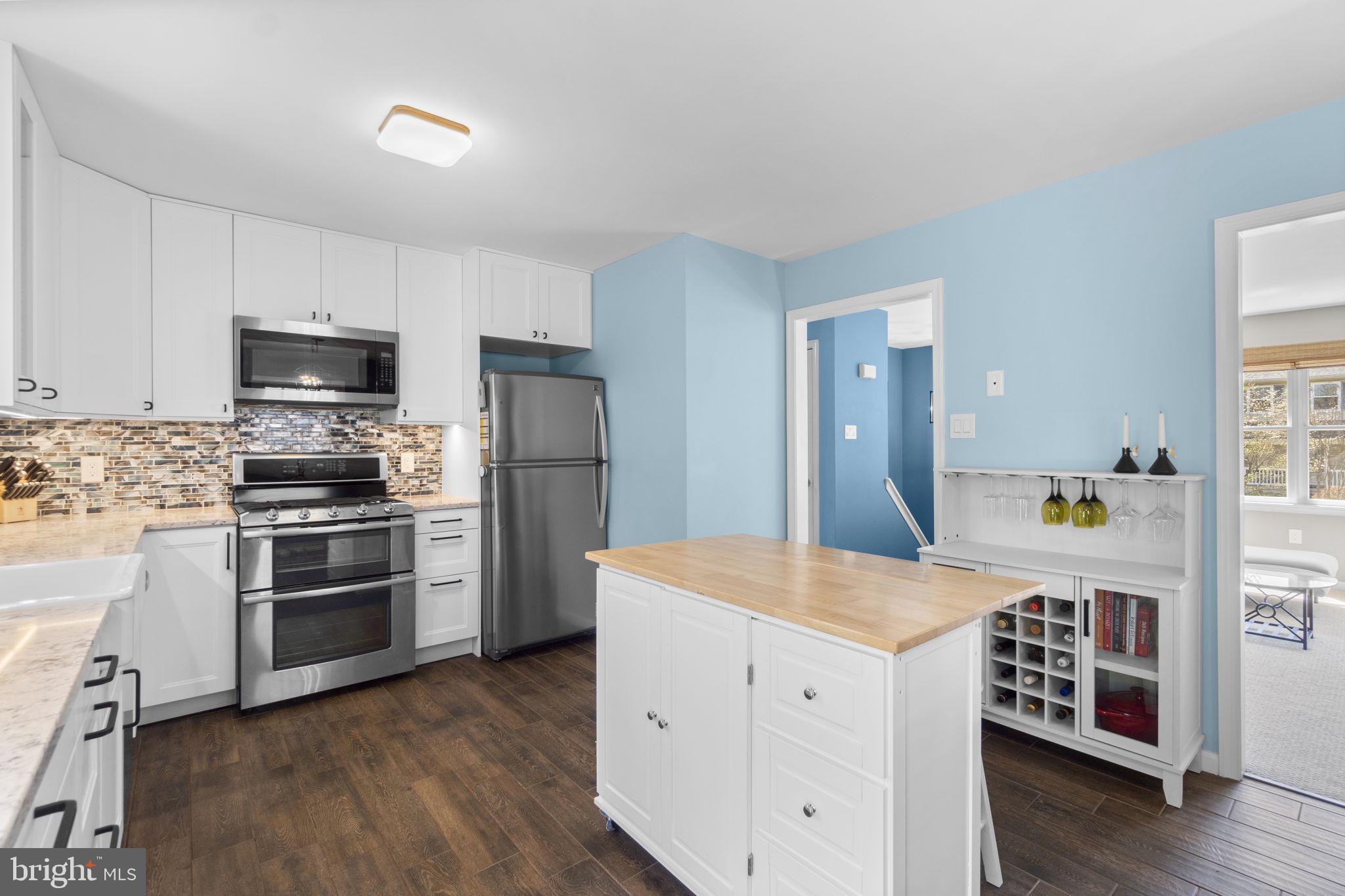 WEST LINDEN HILLS - Residential