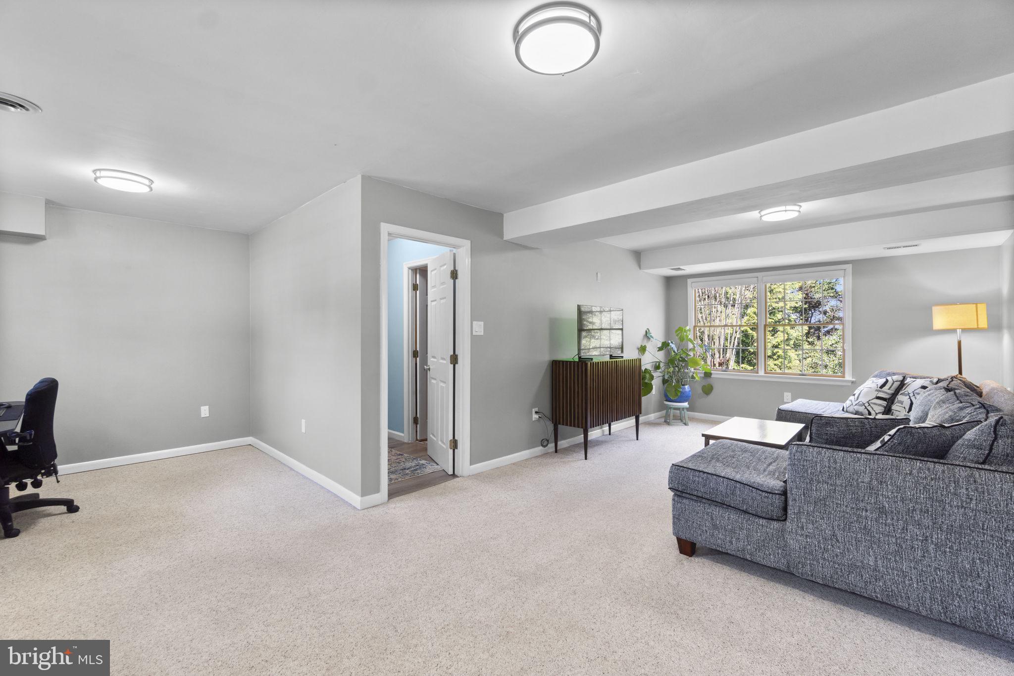 WEST LINDEN HILLS - Residential