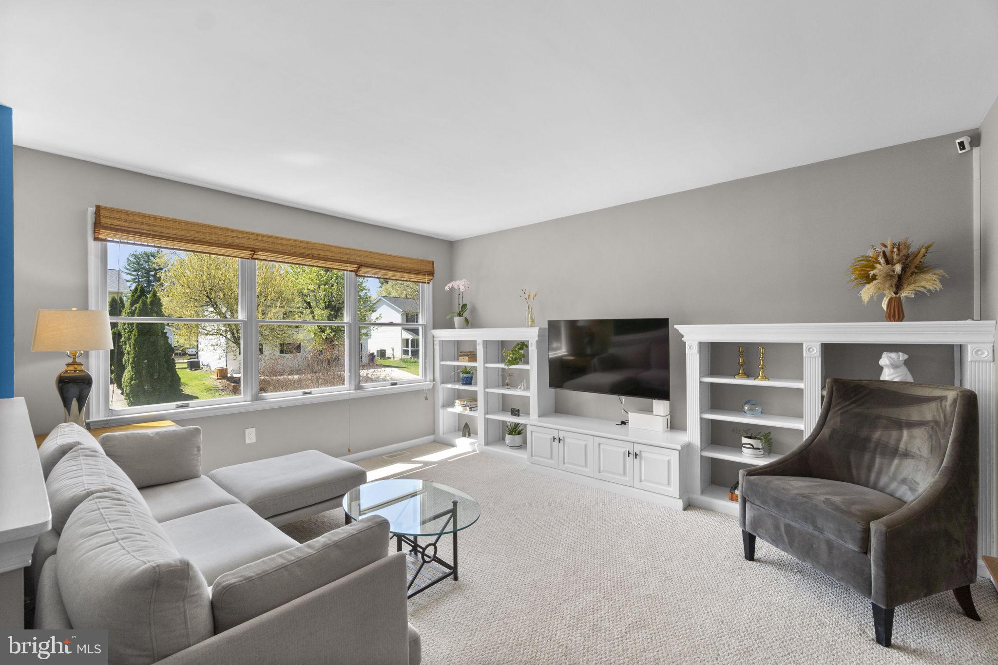 WEST LINDEN HILLS - Residential