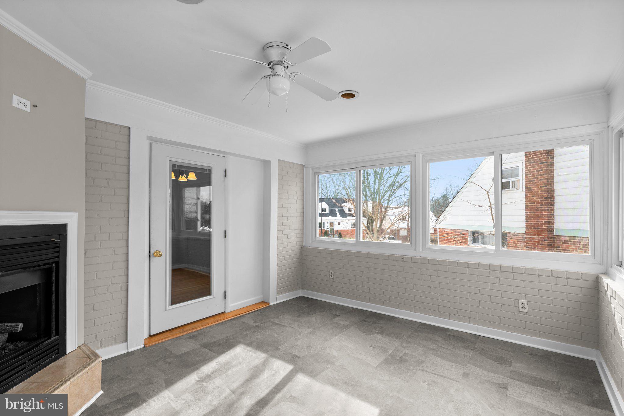 WHEATON WOODS - Residential