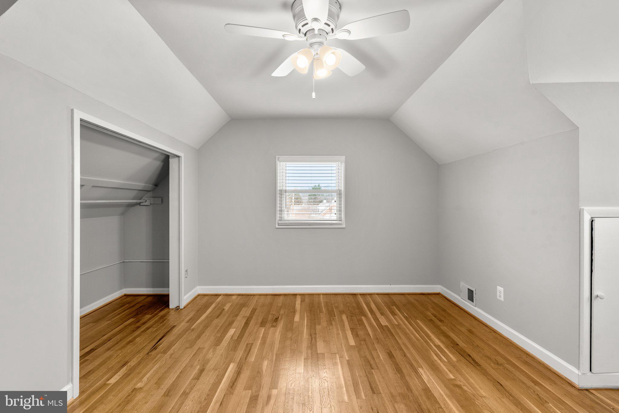 WHEATON WOODS - Residential