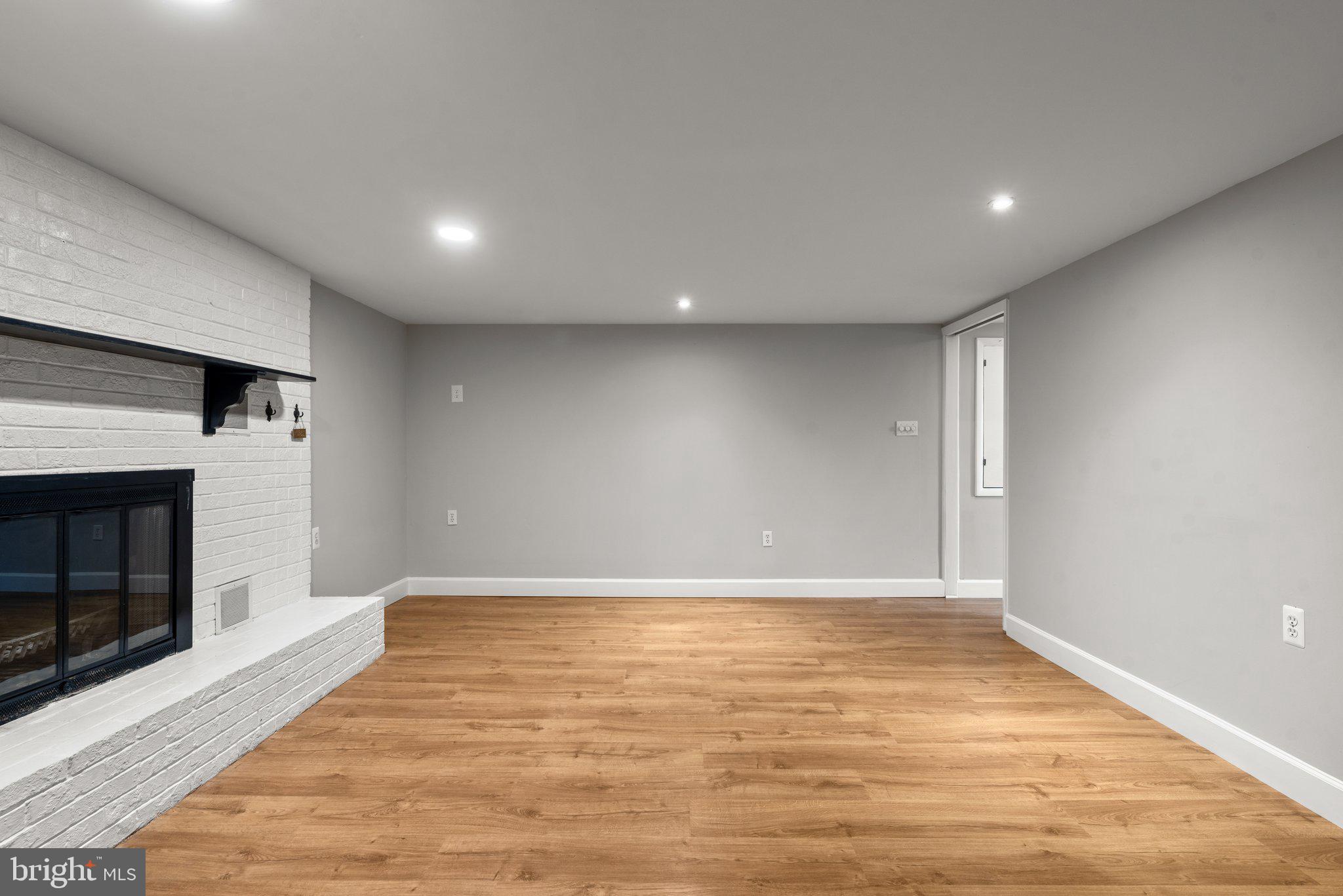 WHEATON WOODS - Residential