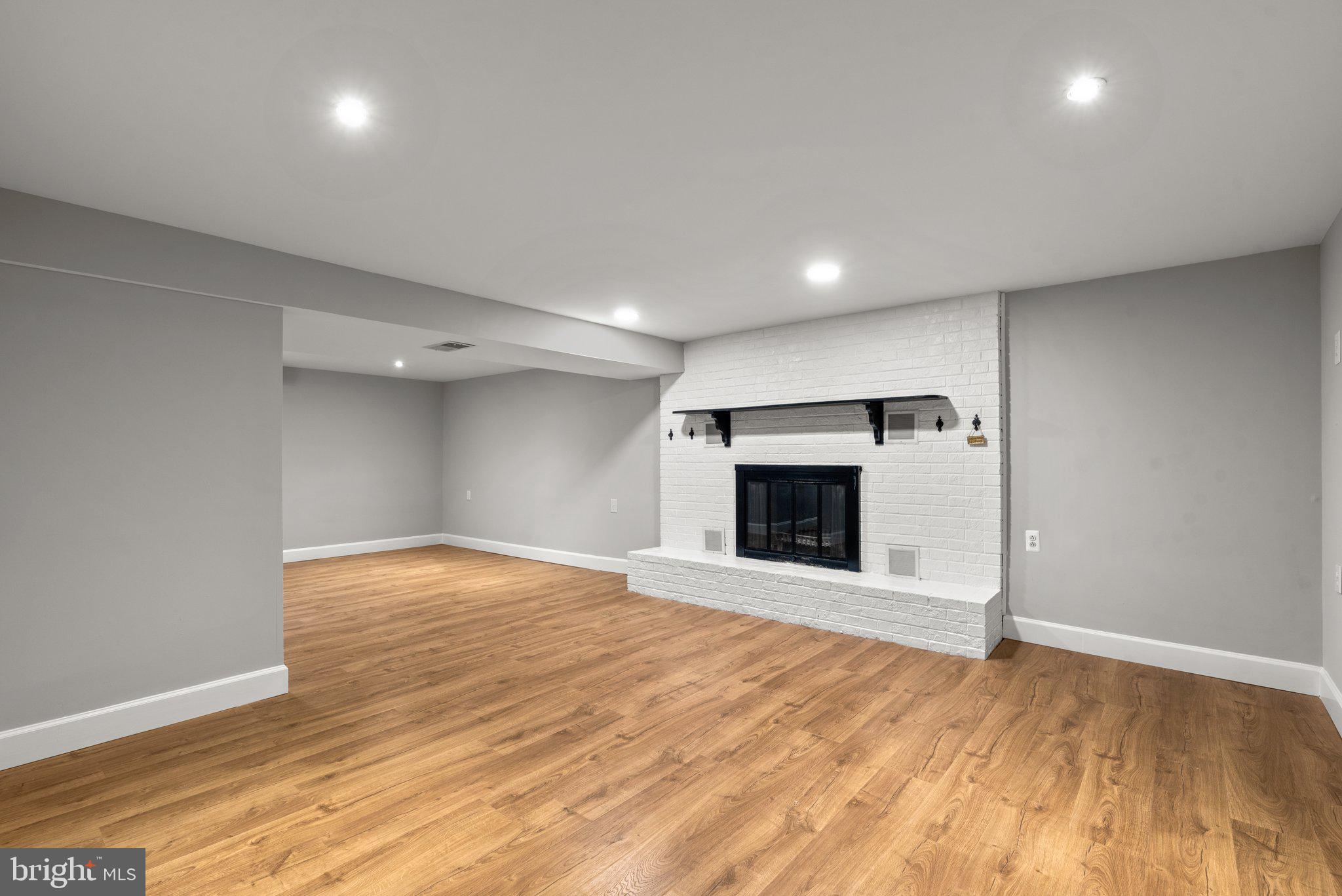 WHEATON WOODS - Residential