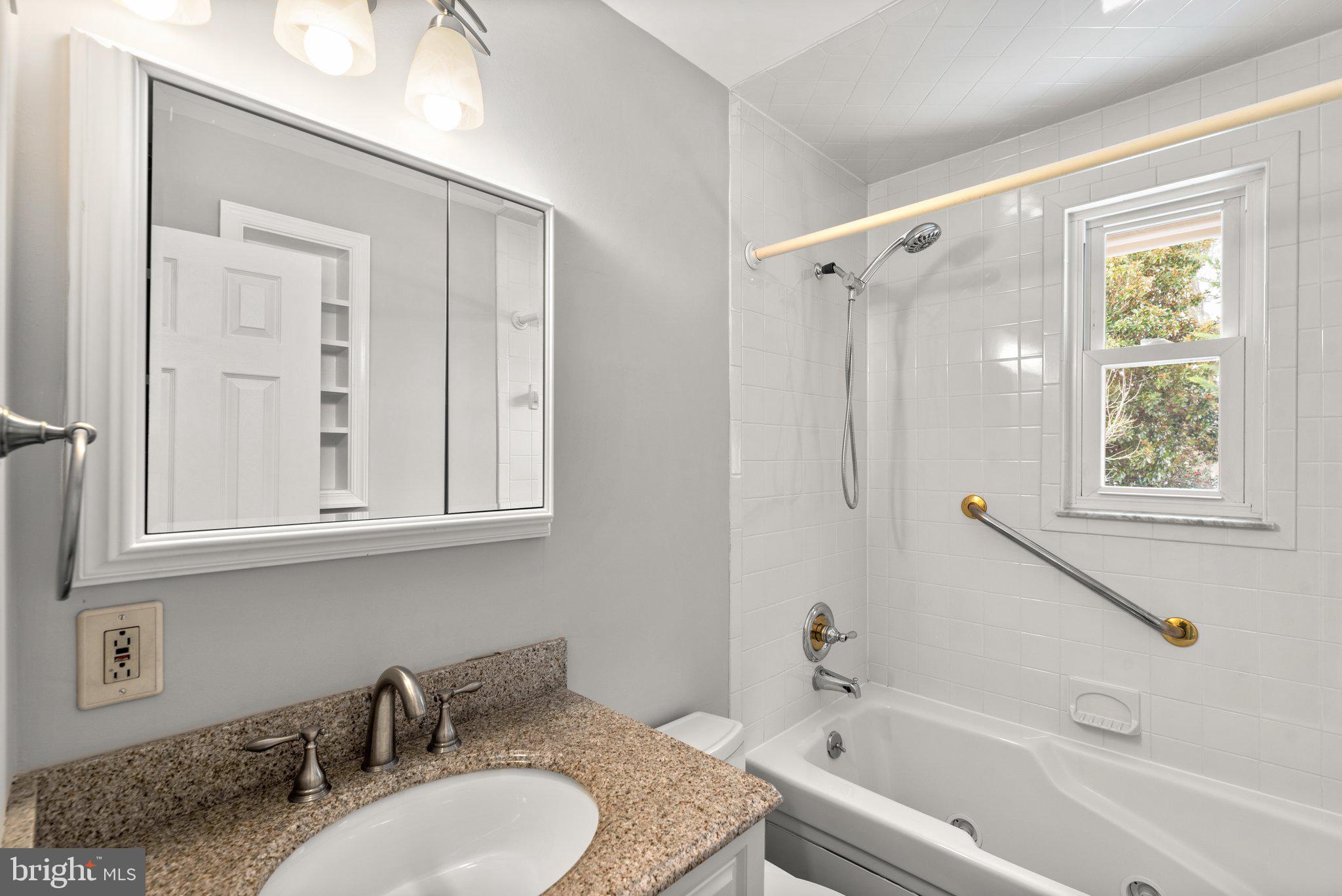 WHEATON WOODS - Residential