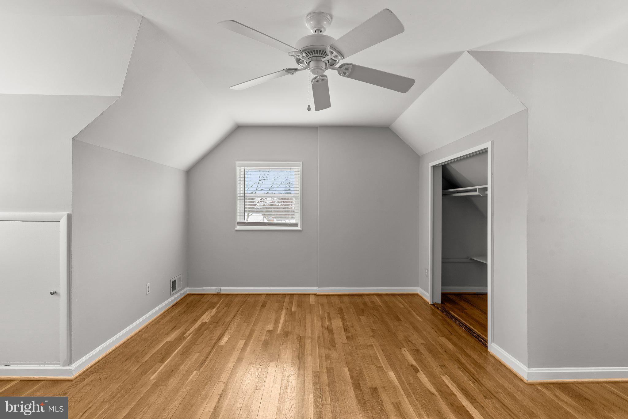 WHEATON WOODS - Residential