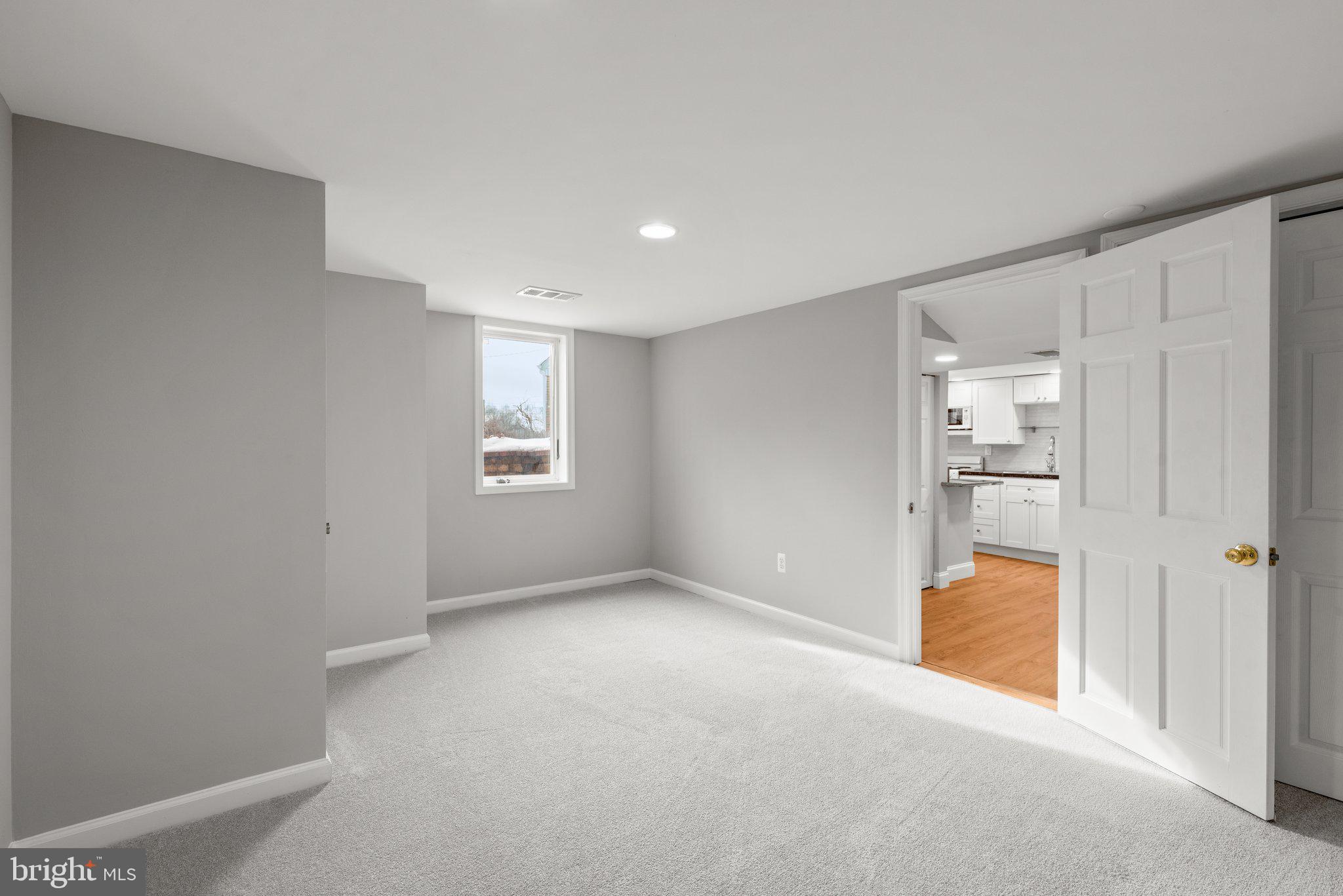 WHEATON WOODS - Residential