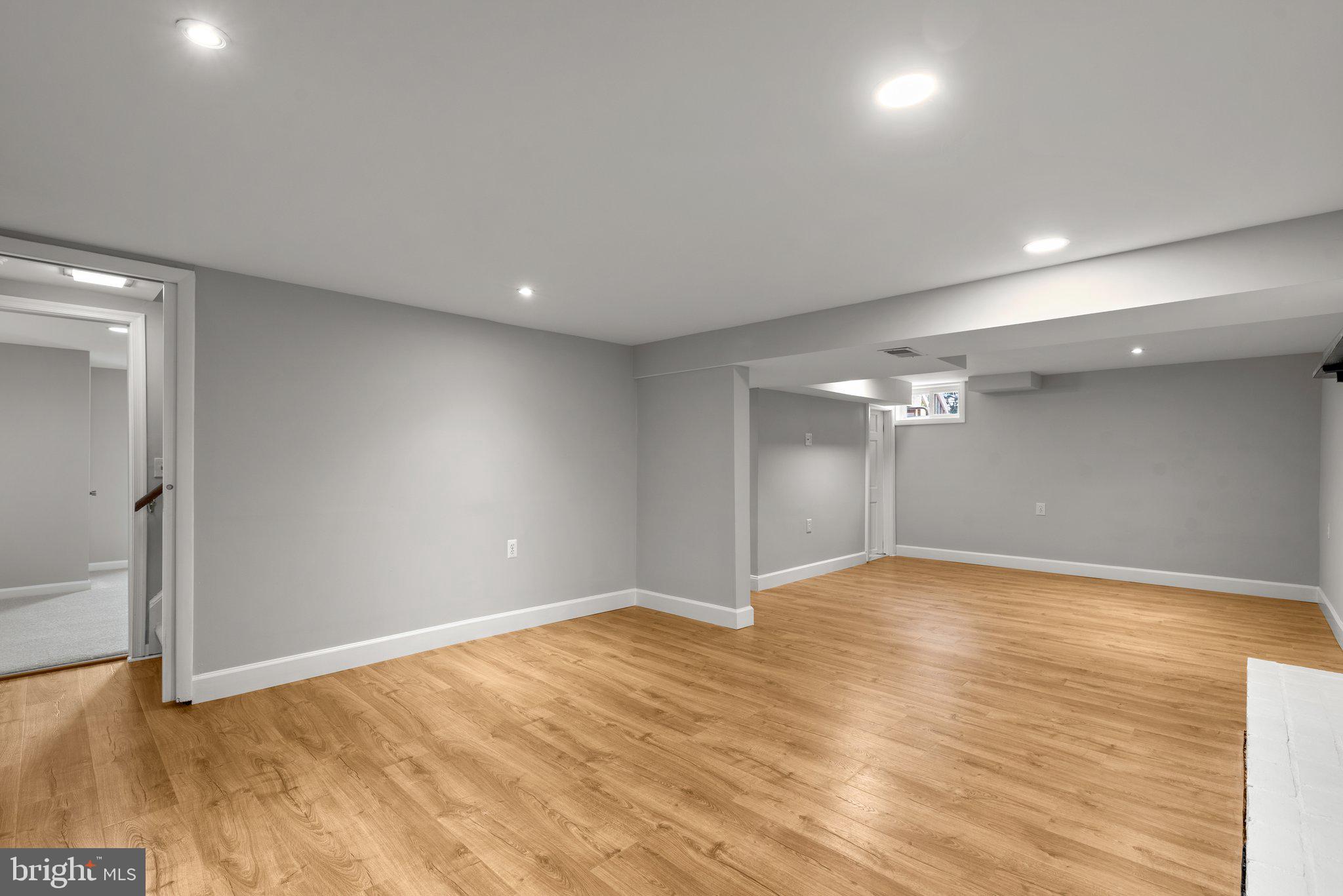 WHEATON WOODS - Residential