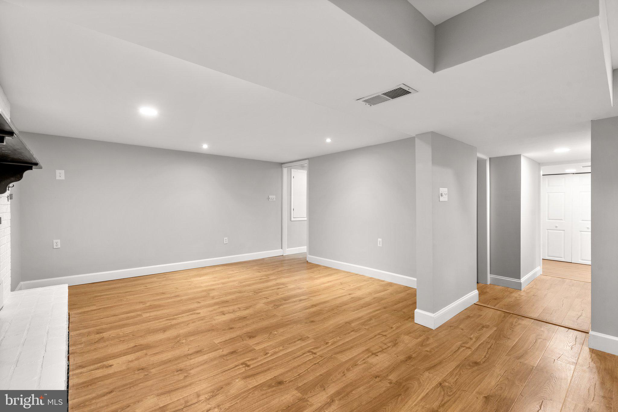 WHEATON WOODS - Residential