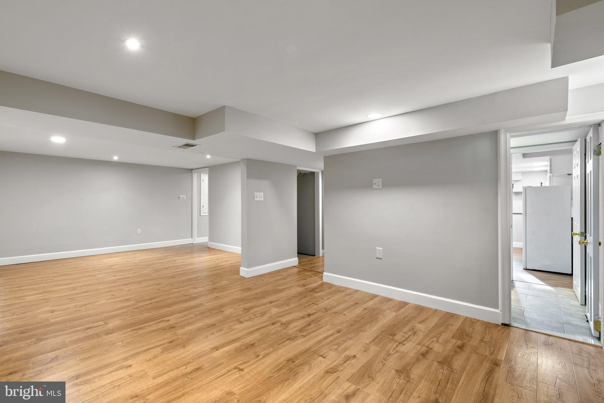 WHEATON WOODS - Residential