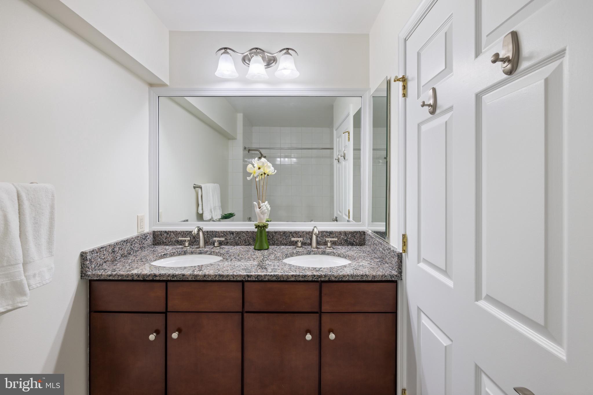 HARBORVIEW TOWERS - Residential