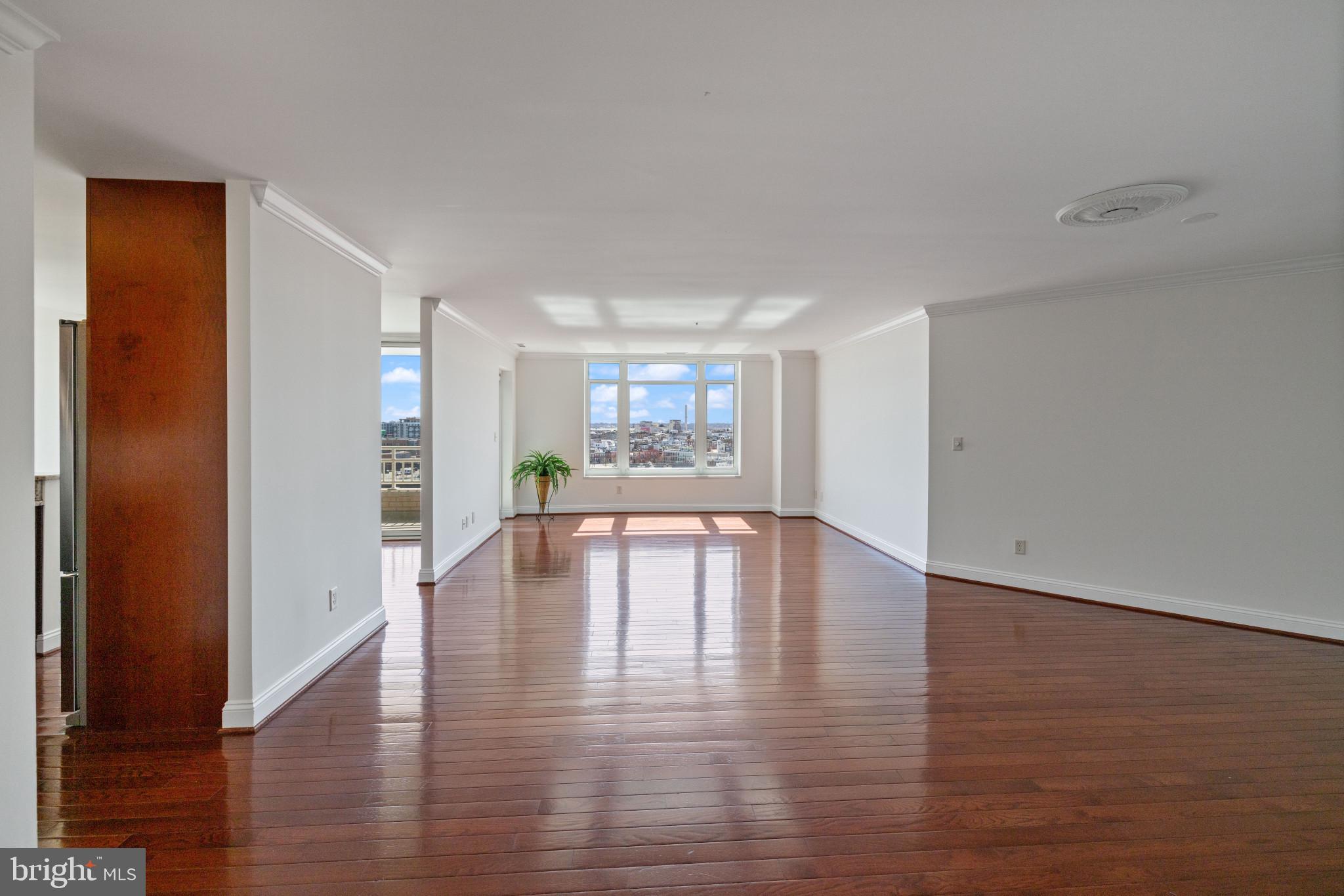 HARBORVIEW TOWERS - Residential