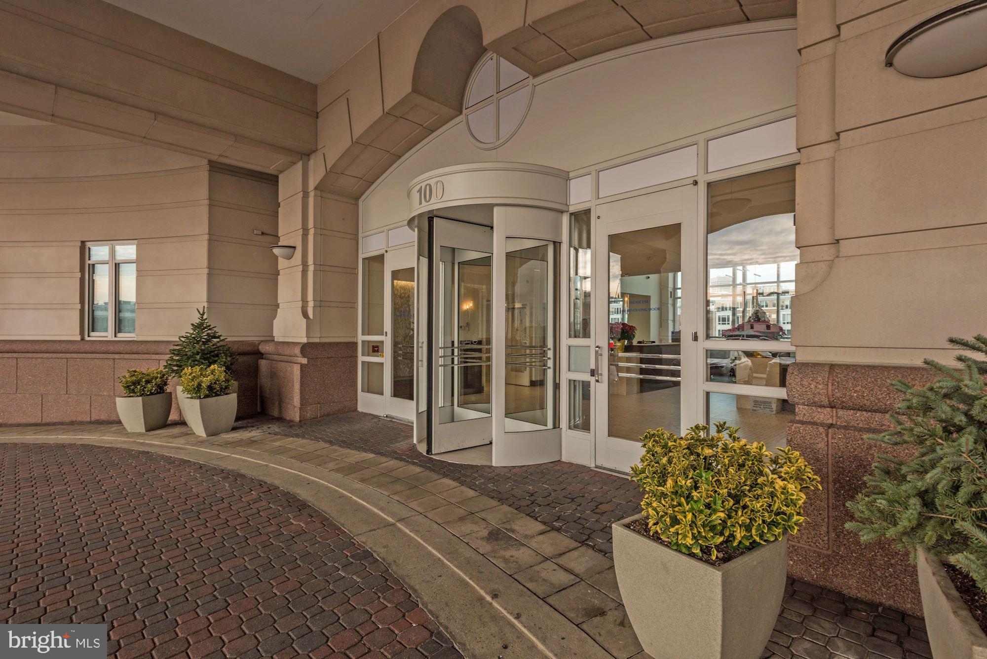 HARBORVIEW TOWERS - Residential