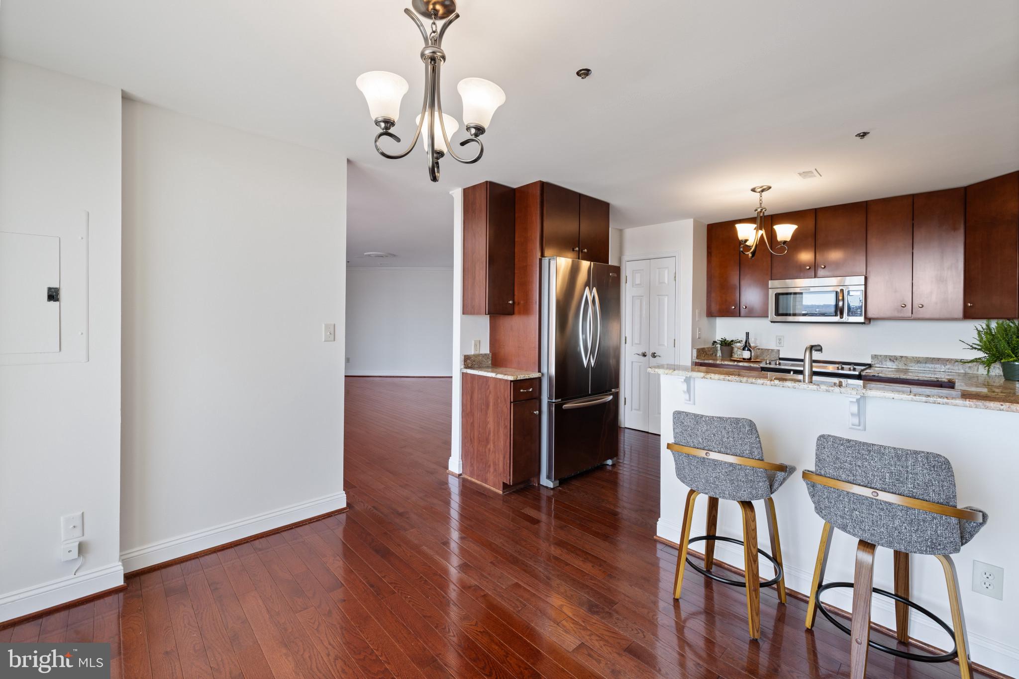 HARBORVIEW TOWERS - Residential