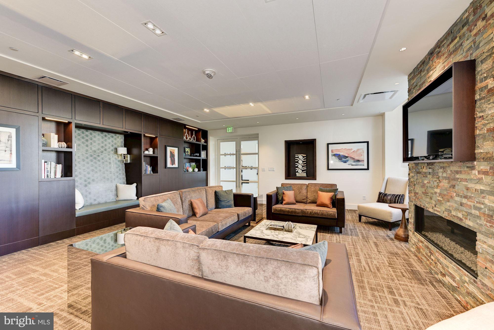 HARBORVIEW TOWERS - Residential