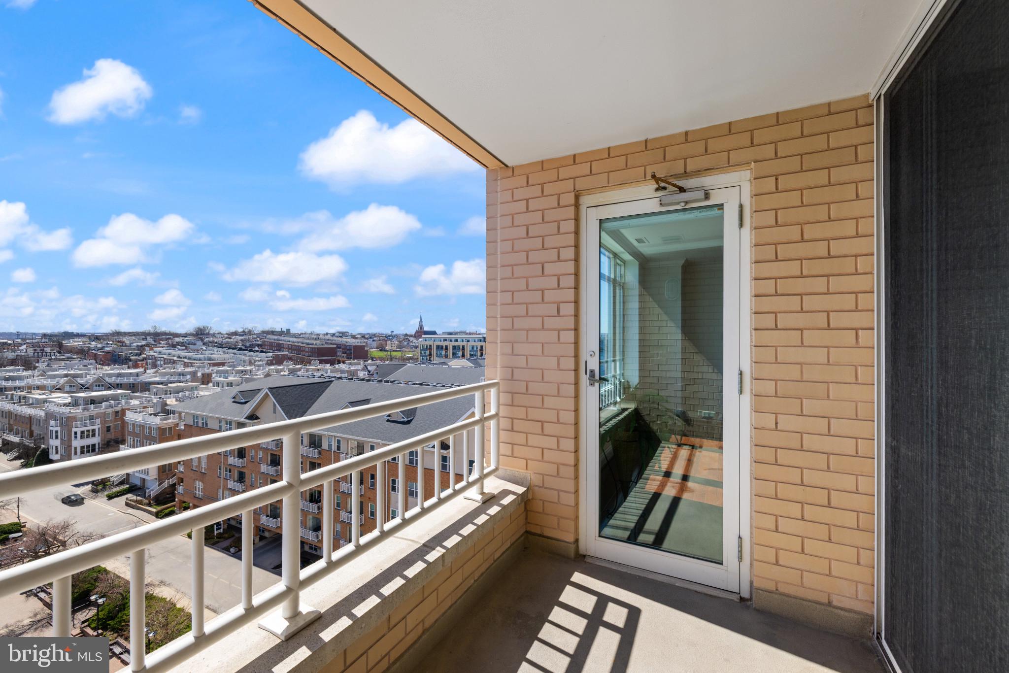 HARBORVIEW TOWERS - Residential