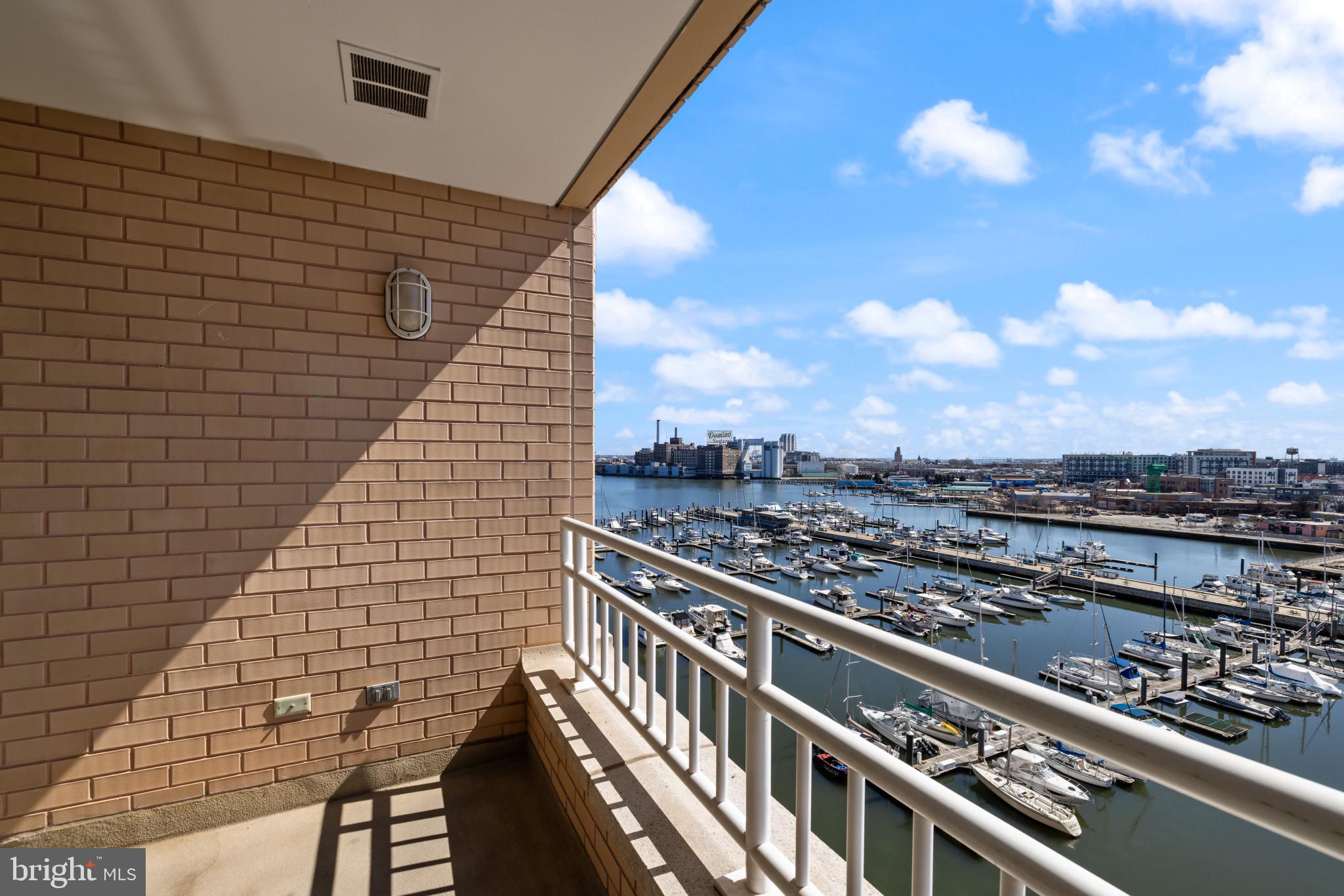 HARBORVIEW TOWERS - Residential