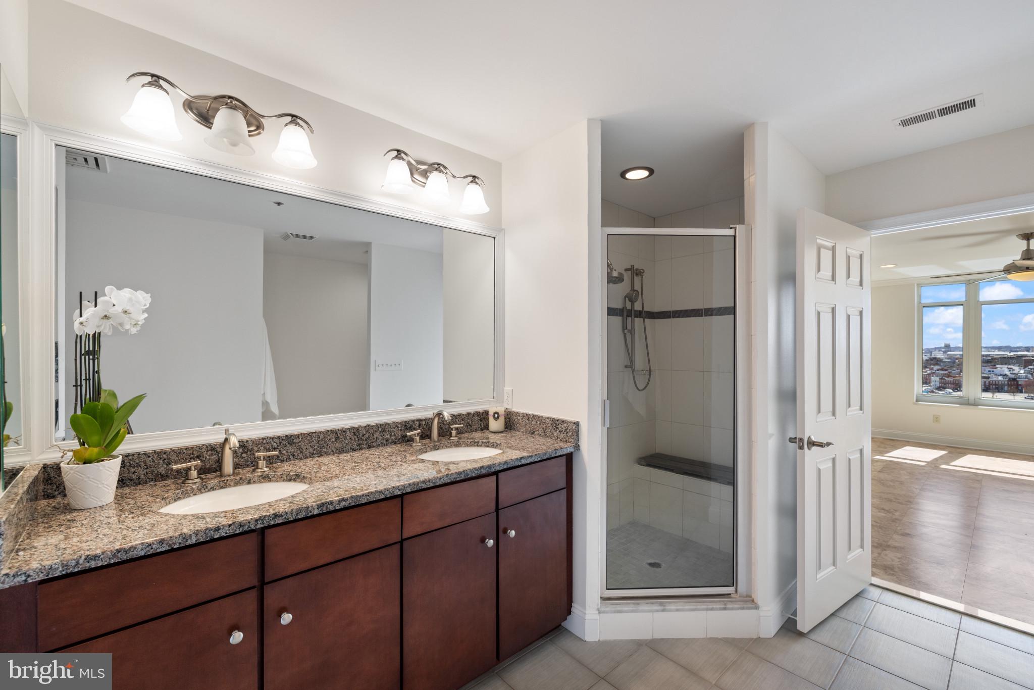 HARBORVIEW TOWERS - Residential