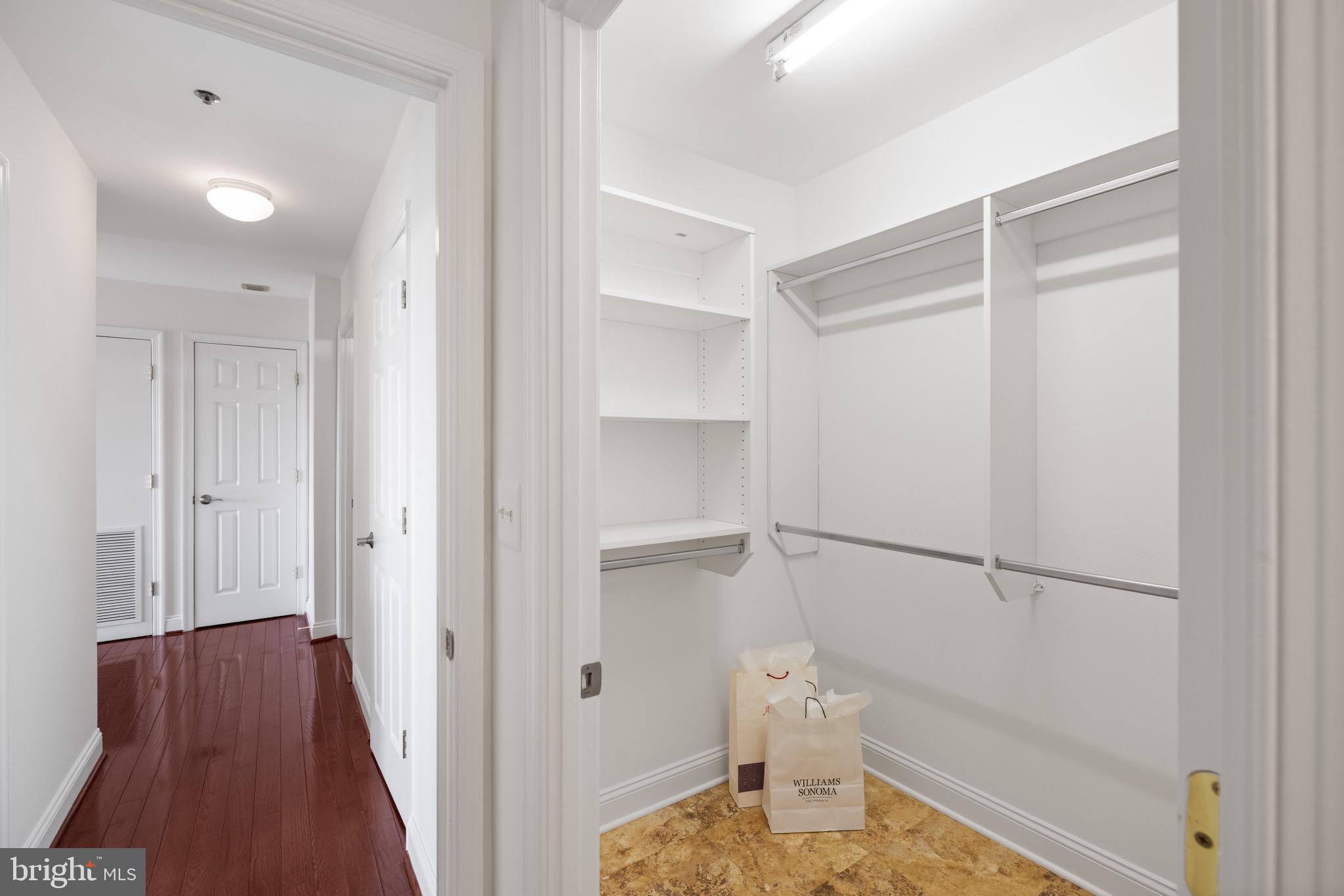 HARBORVIEW TOWERS - Residential
