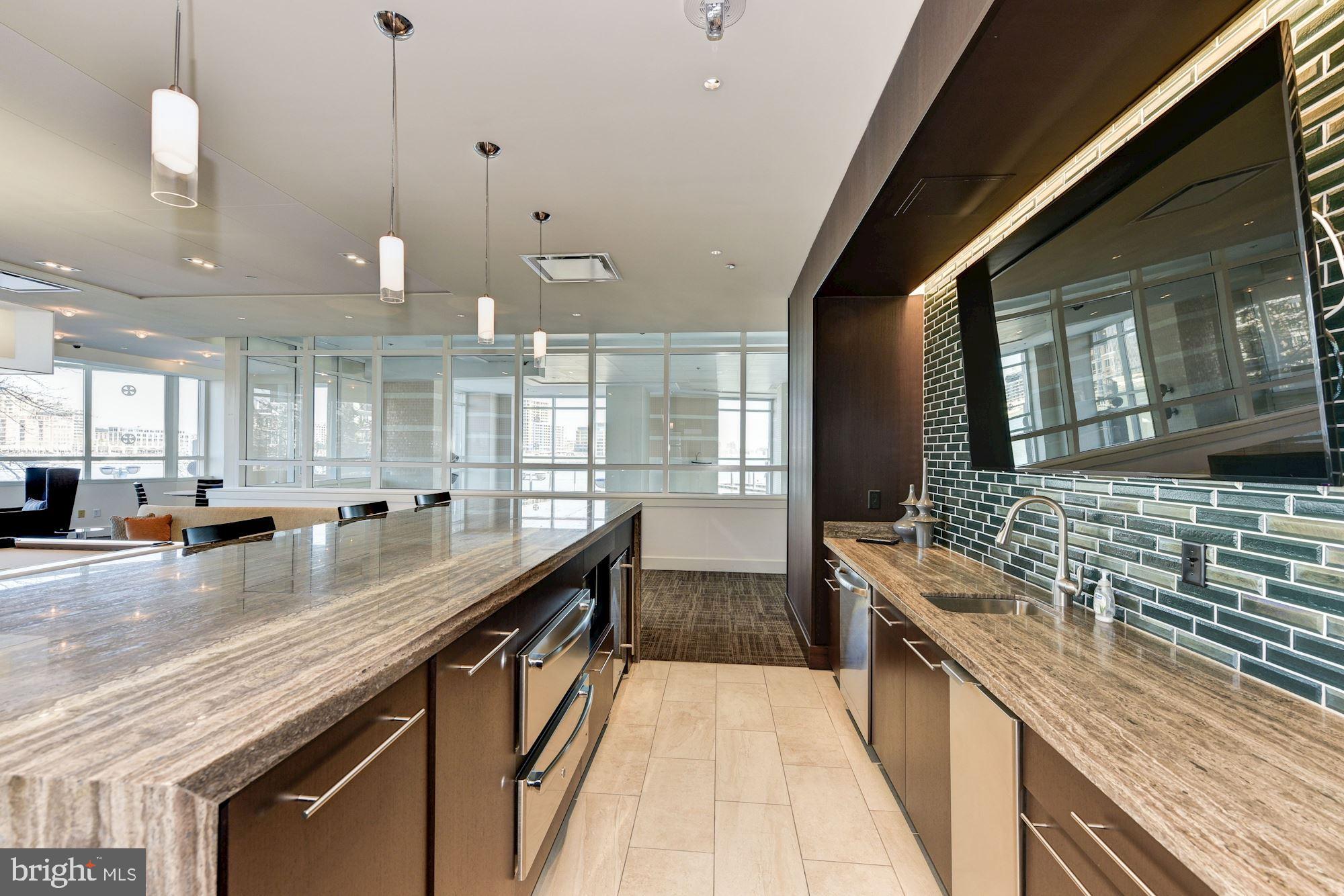 HARBORVIEW TOWERS - Residential