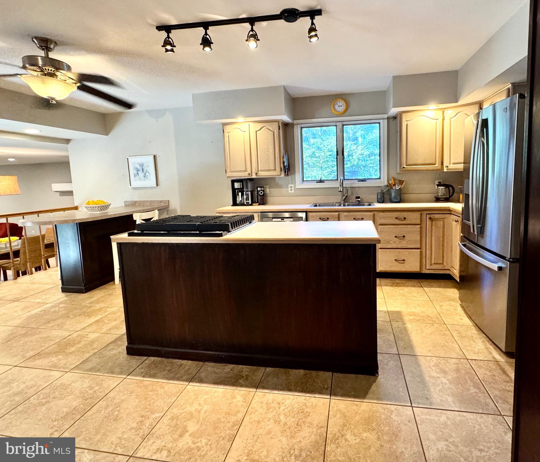 KENT ISLAND ESTATES - Residential