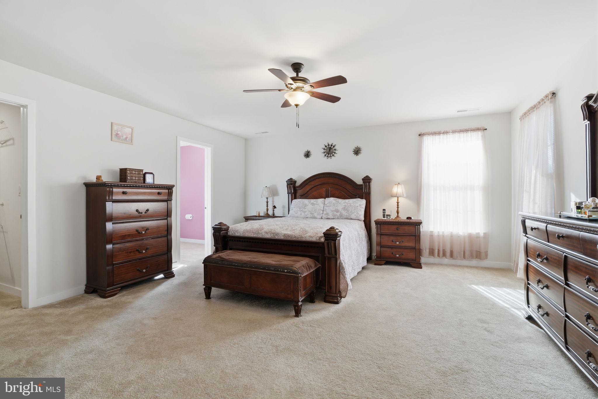 TWIN LAKES - Residential