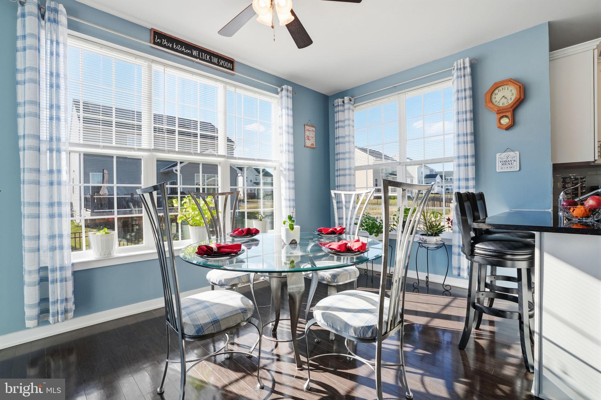 TWIN LAKES - Residential