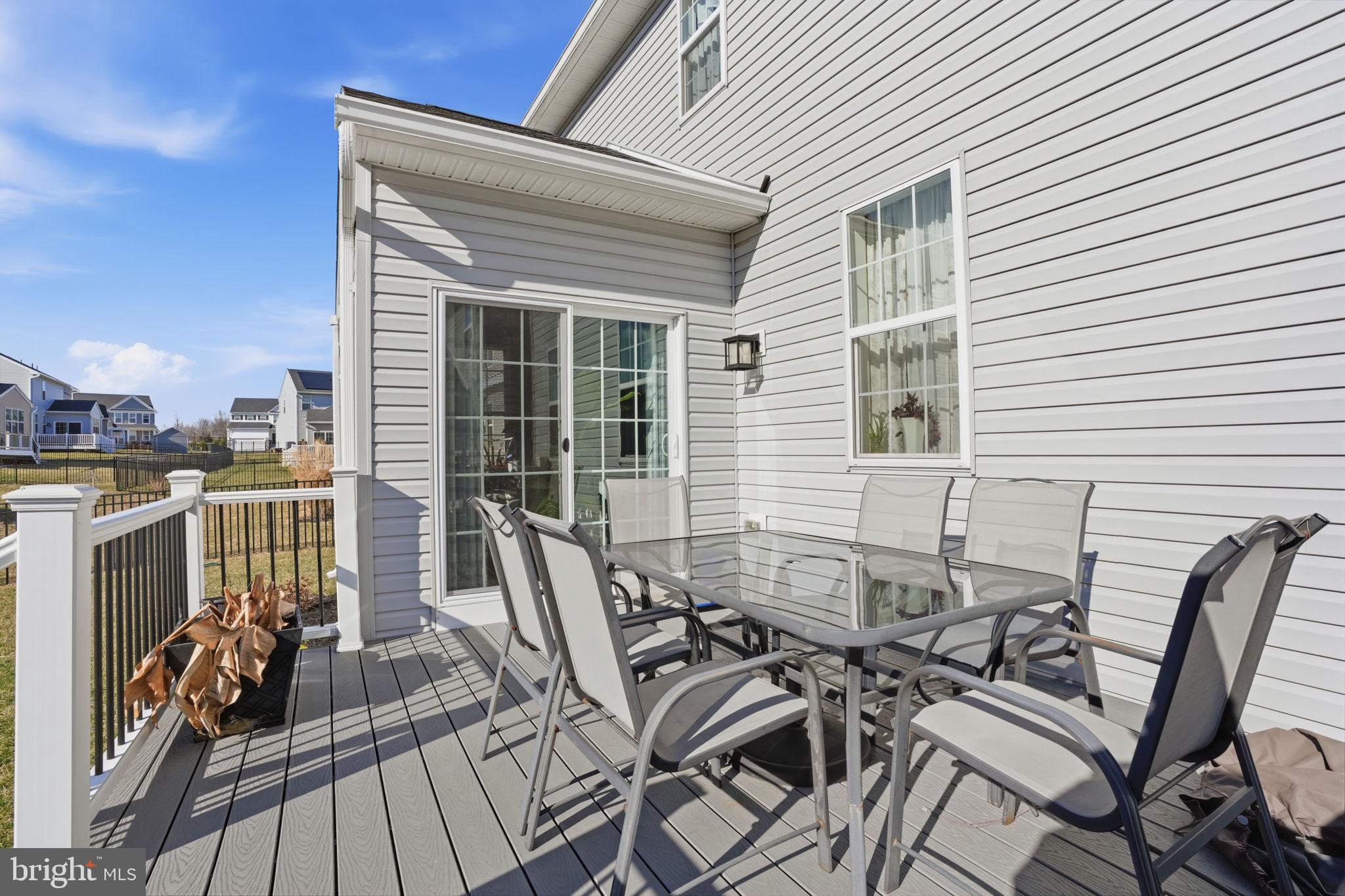 TWIN LAKES - Residential