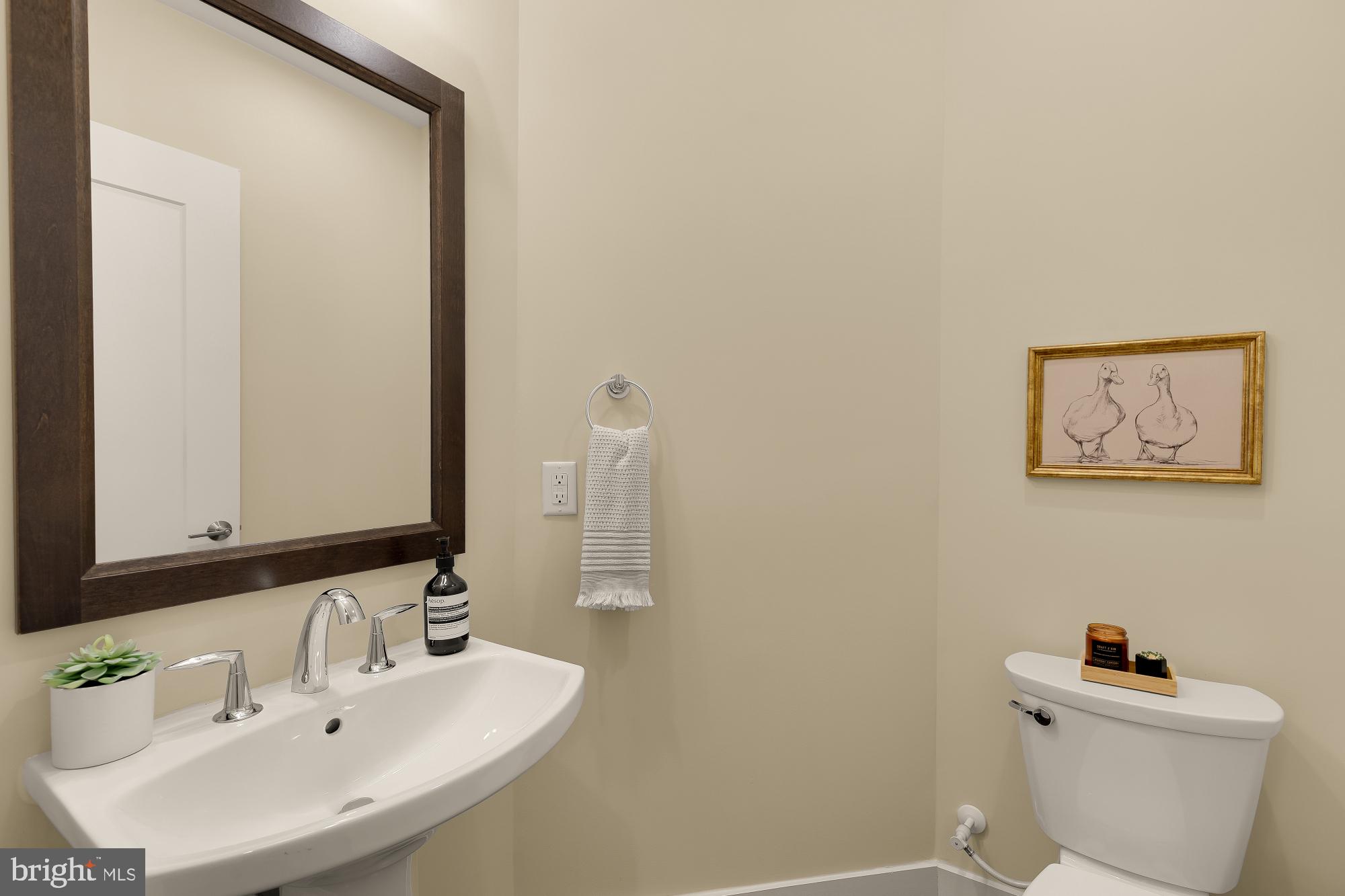 GROSVENOR HEIGHTS - Residential