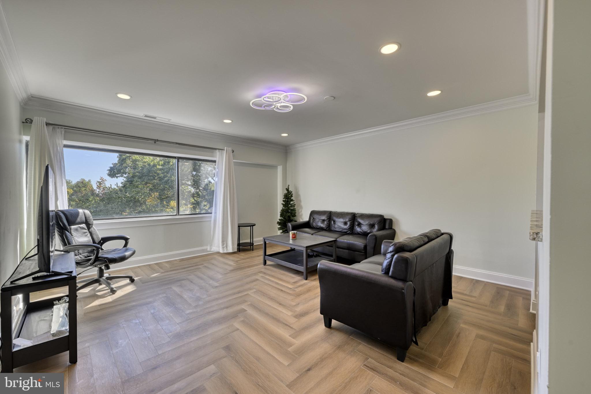 CROSS KEYS - Residential