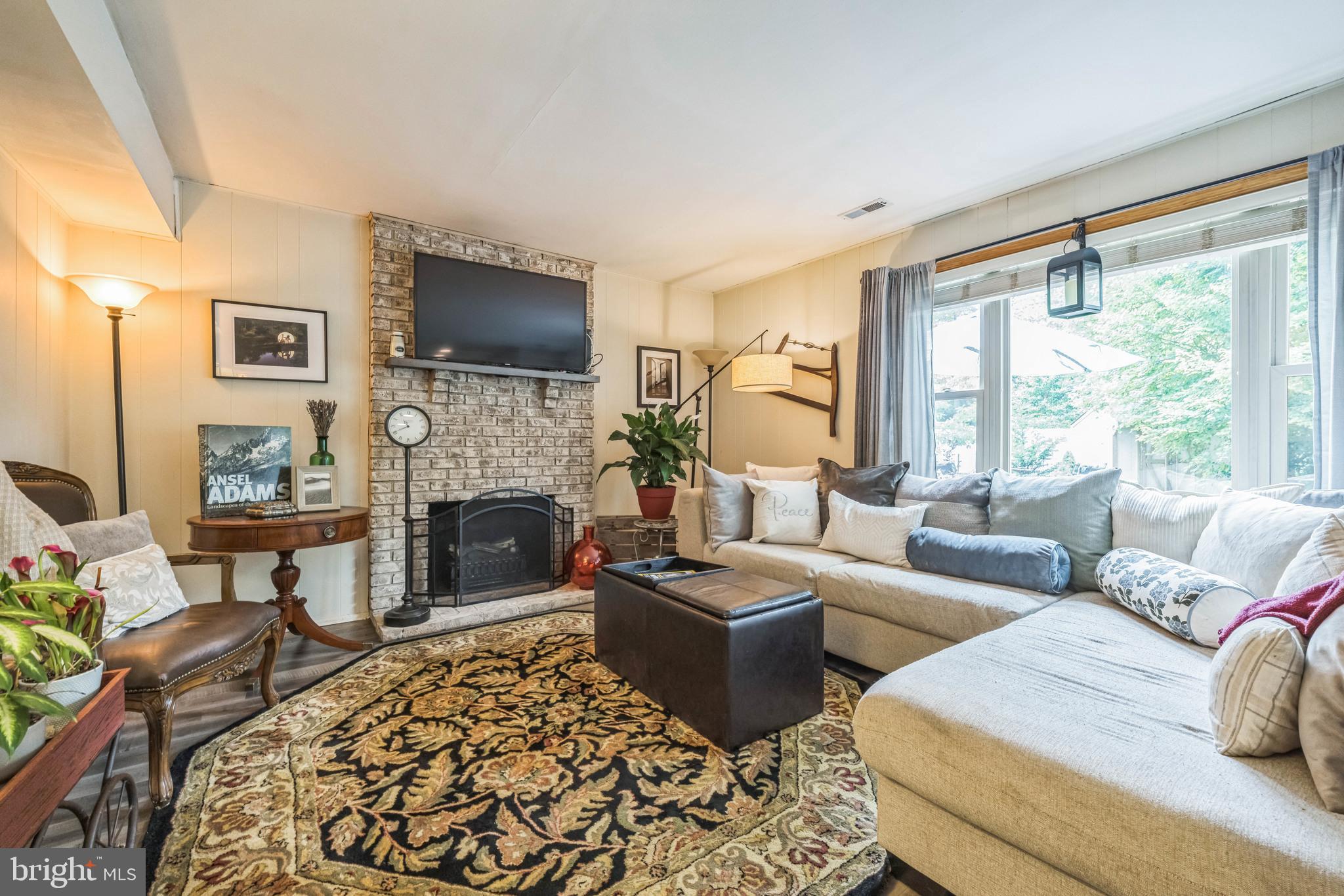 59 LAKESIDE DRIVE