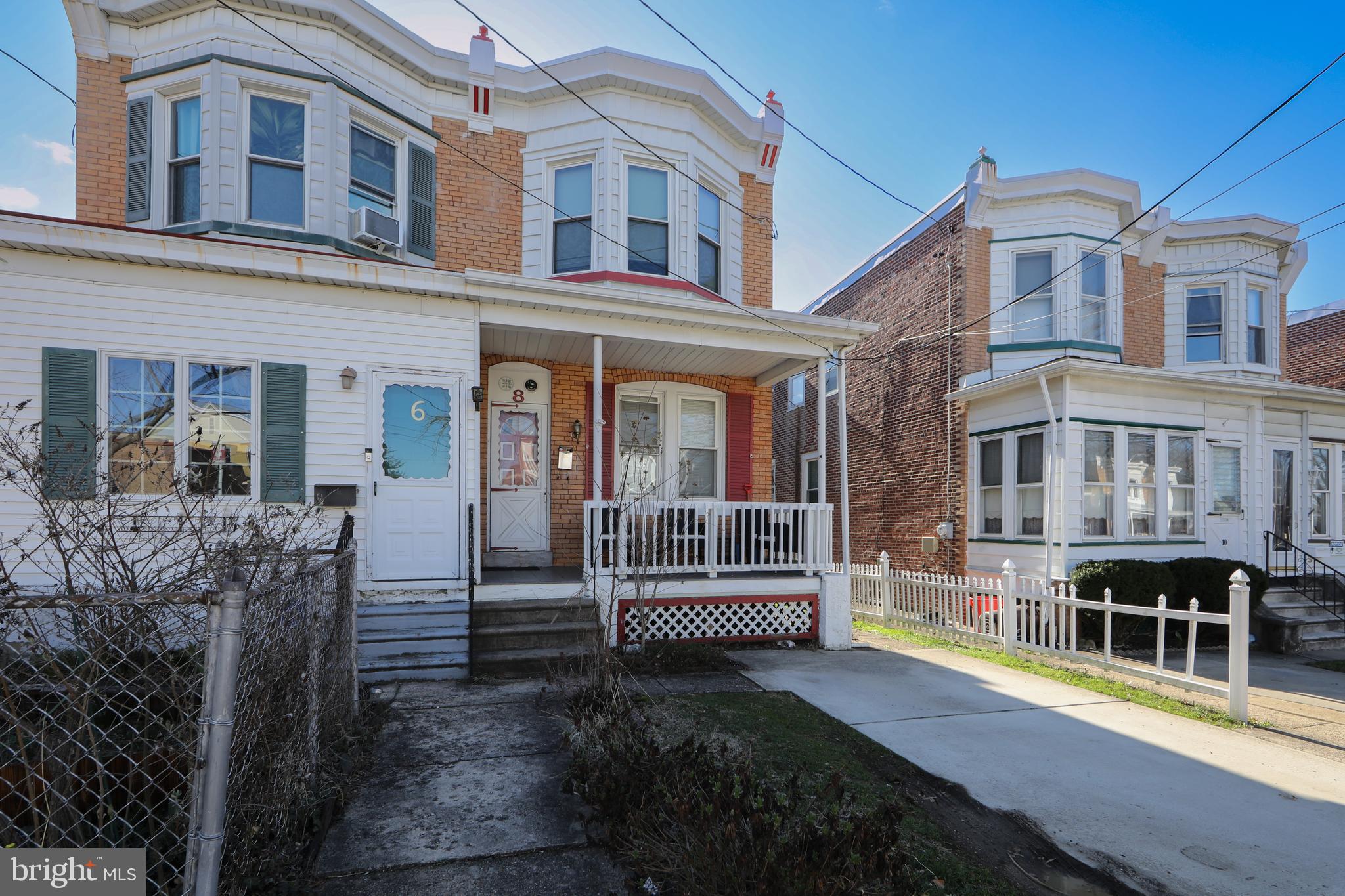 8 WYNNEWOOD AVENUE