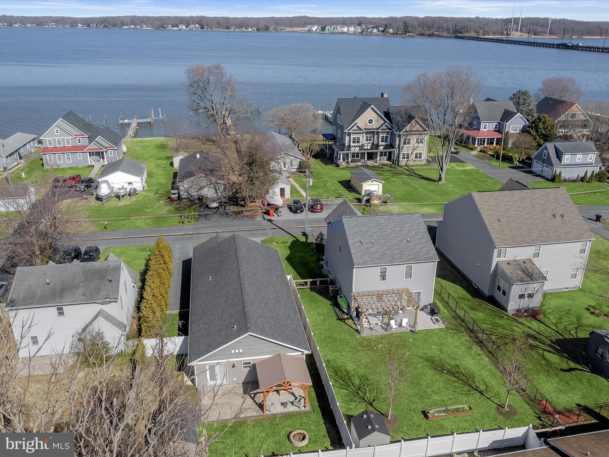 WILLOUGHBY BEACH - Residential
