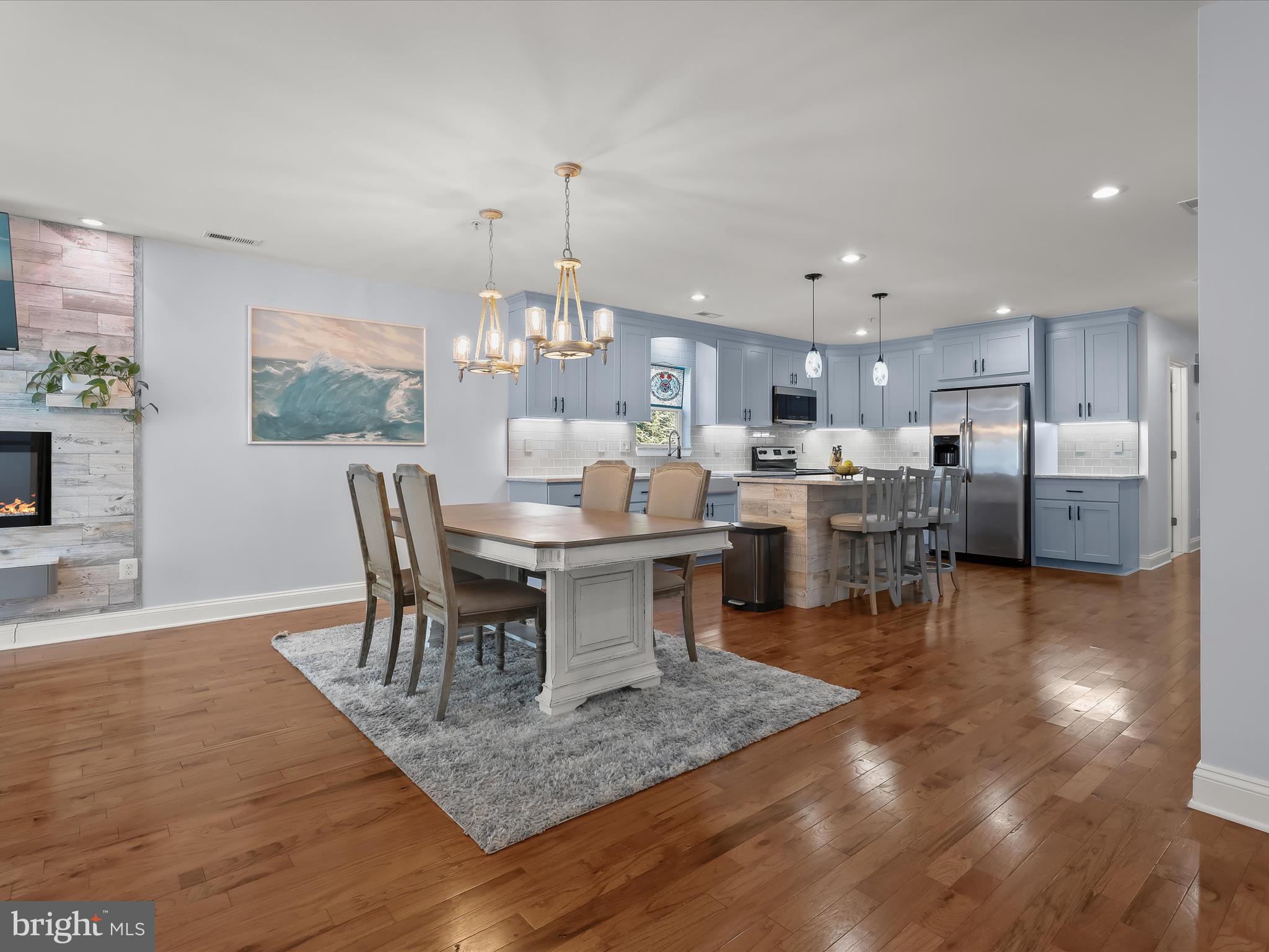 WILLOUGHBY BEACH - Residential