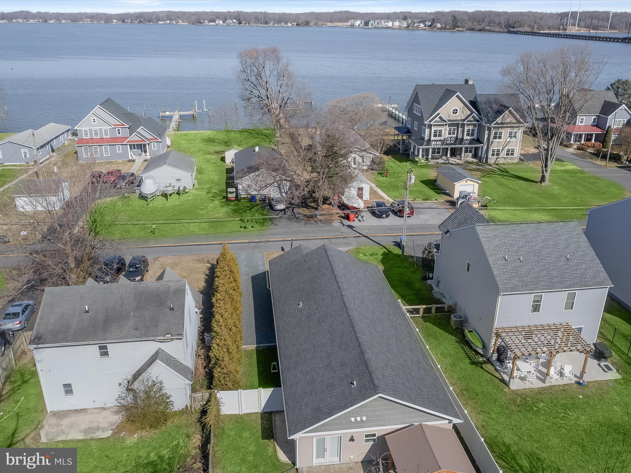 WILLOUGHBY BEACH - Residential