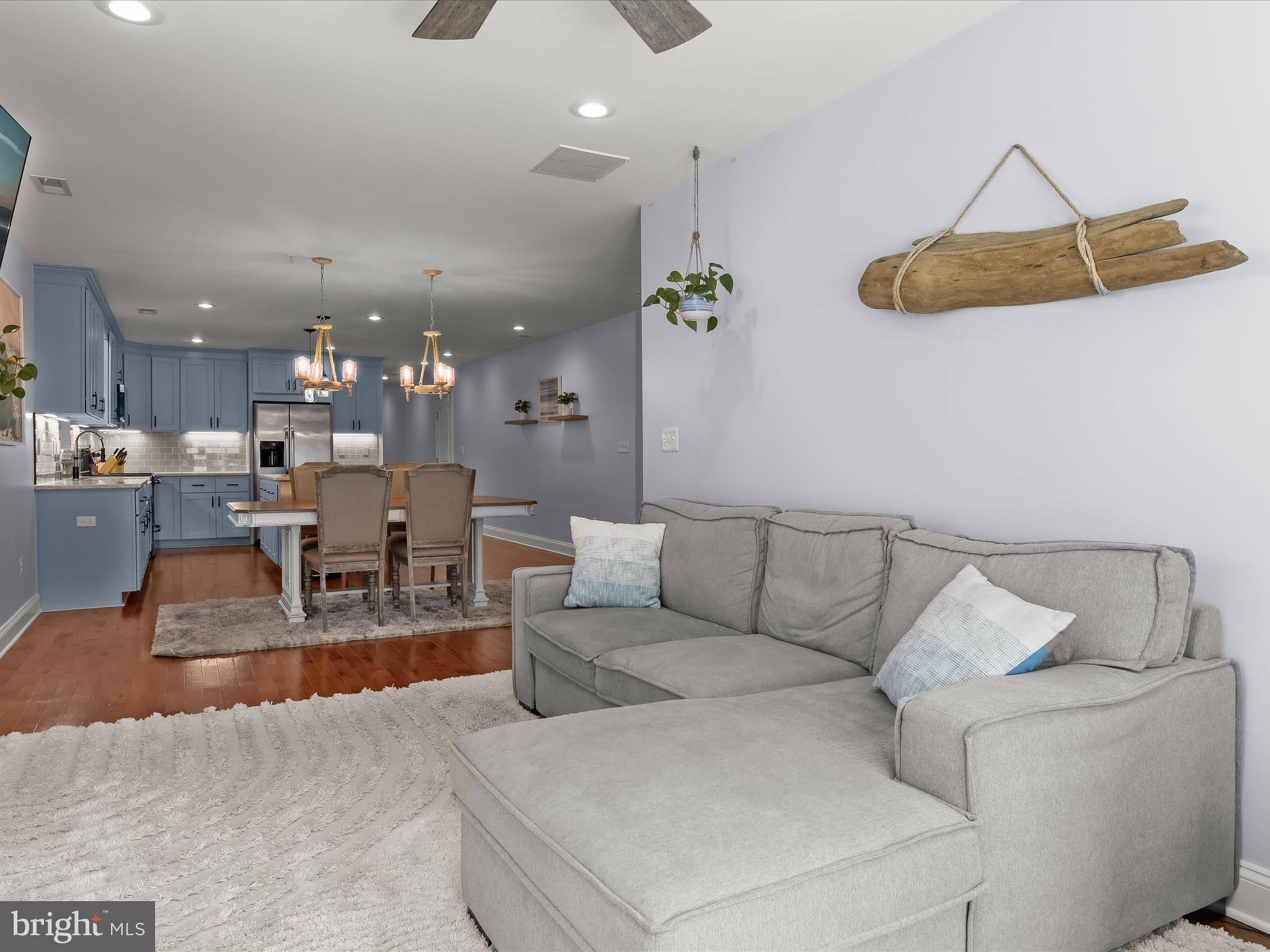 WILLOUGHBY BEACH - Residential