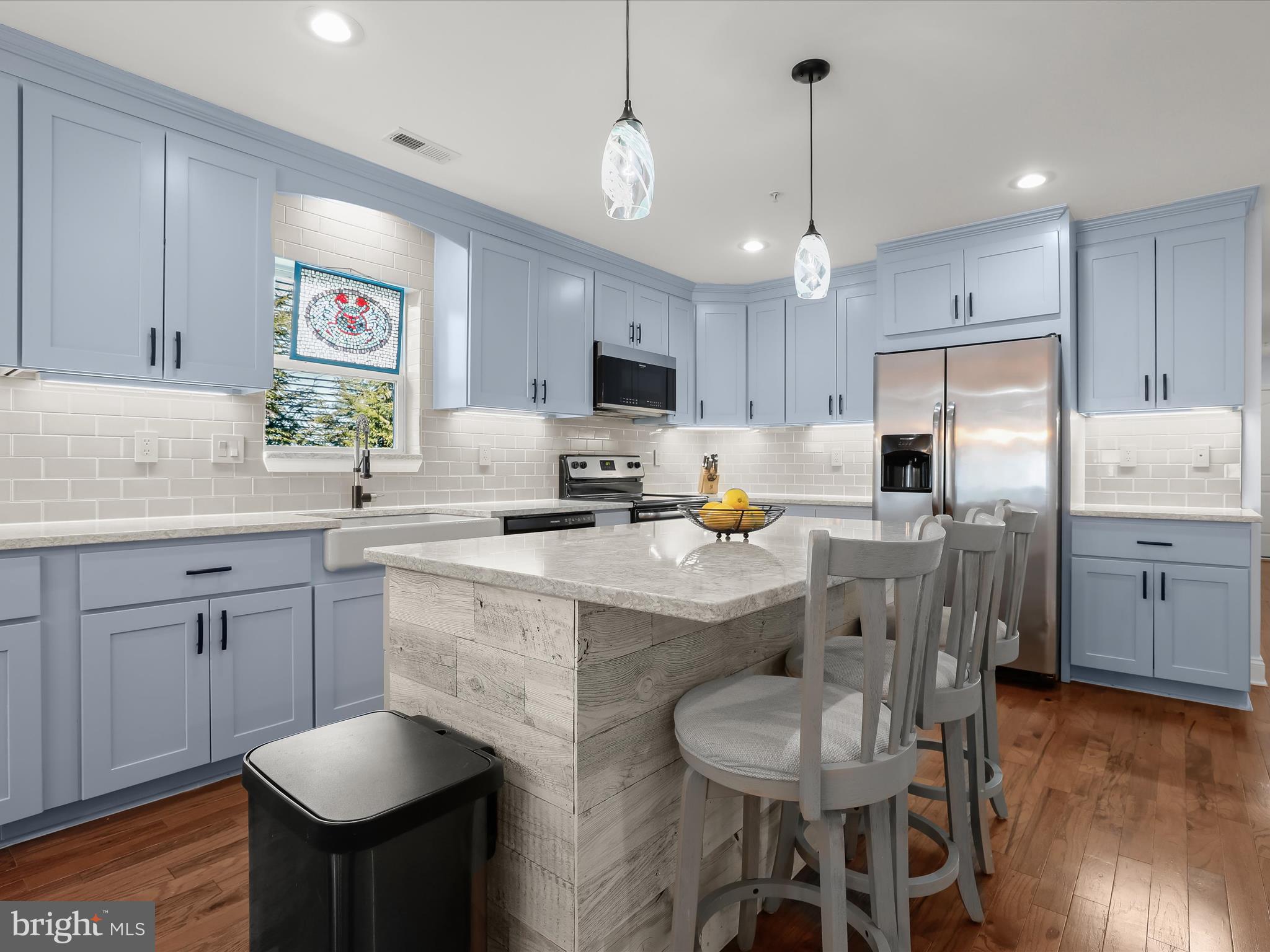 WILLOUGHBY BEACH - Residential