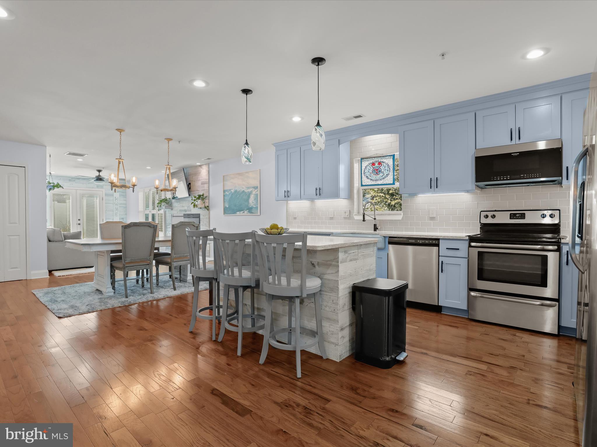 WILLOUGHBY BEACH - Residential